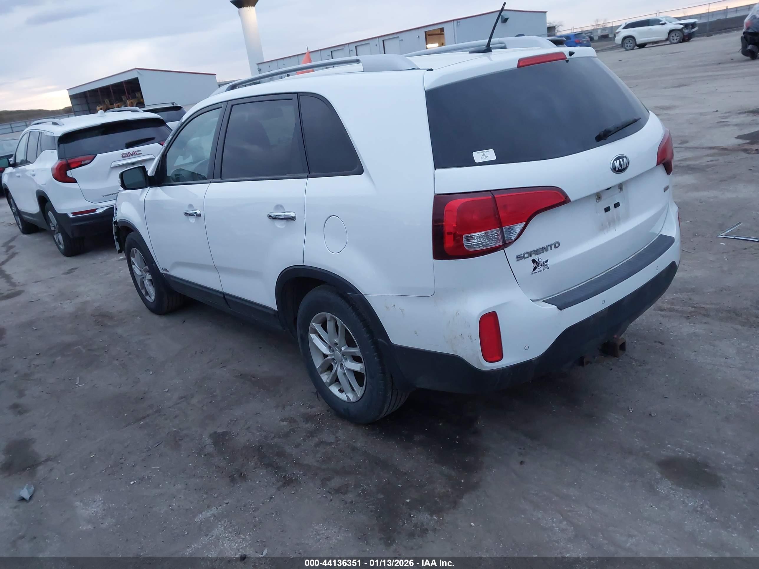 KIA SORENTO image 3