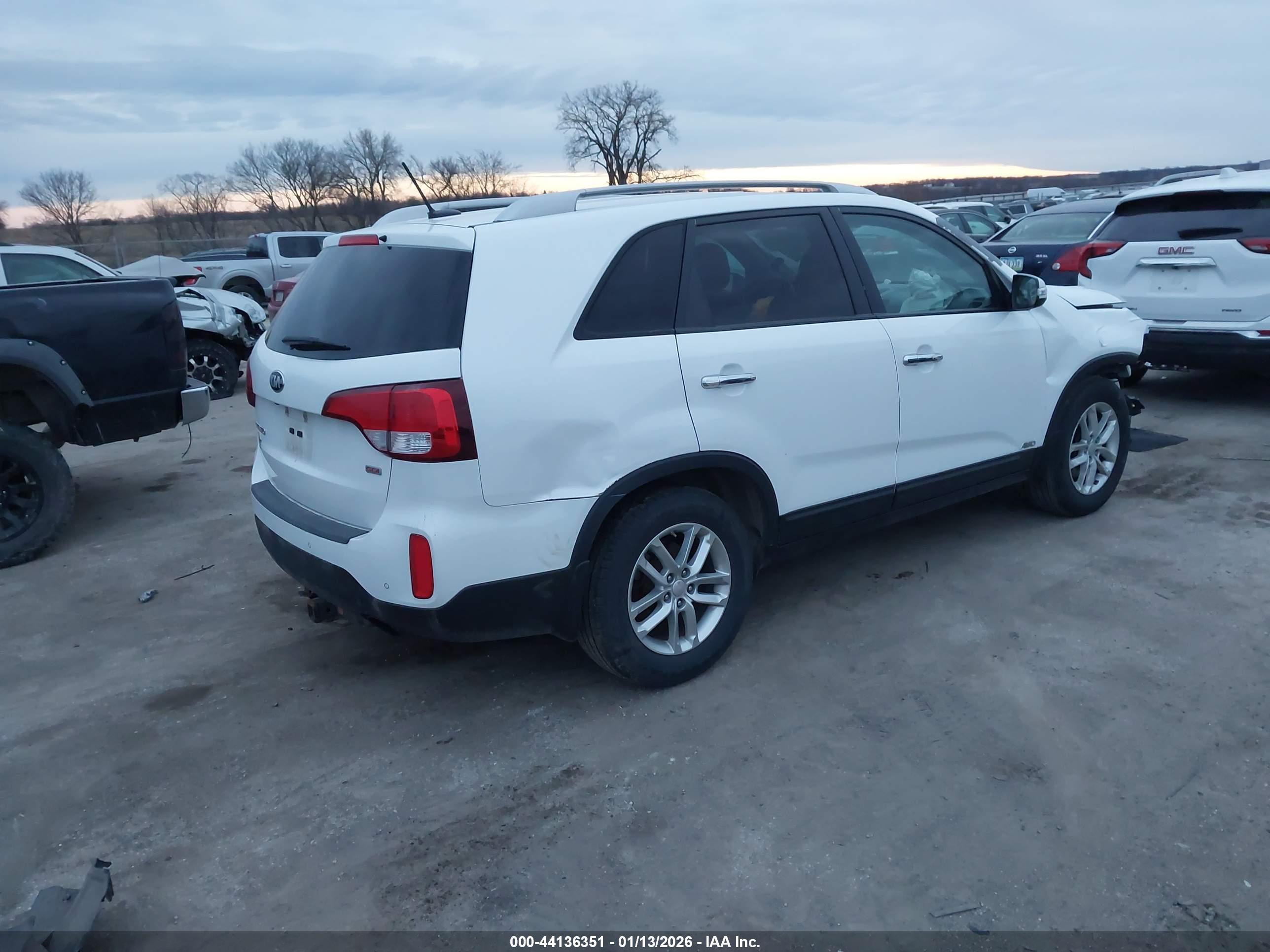 KIA SORENTO image 4