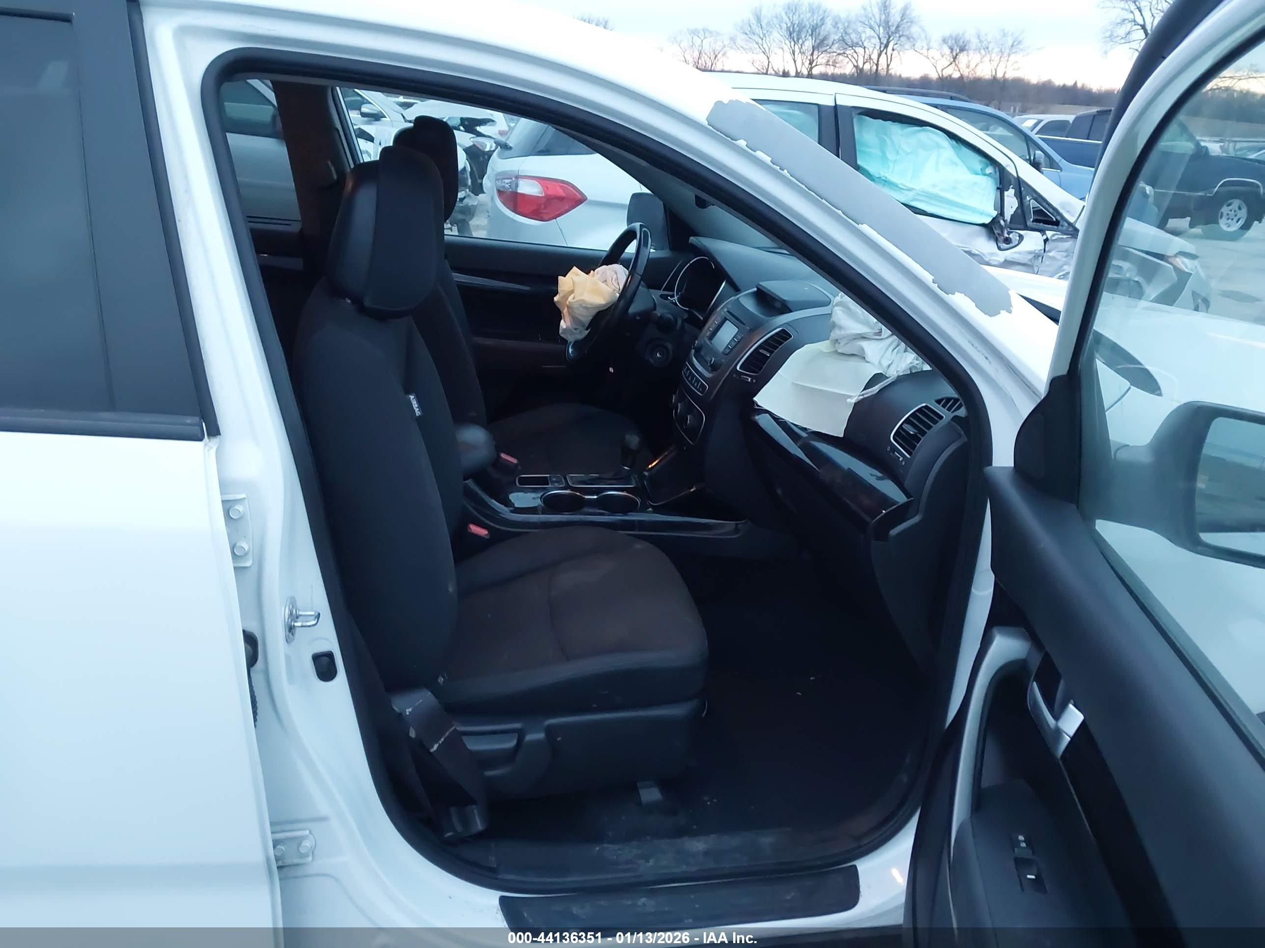 KIA SORENTO image 5