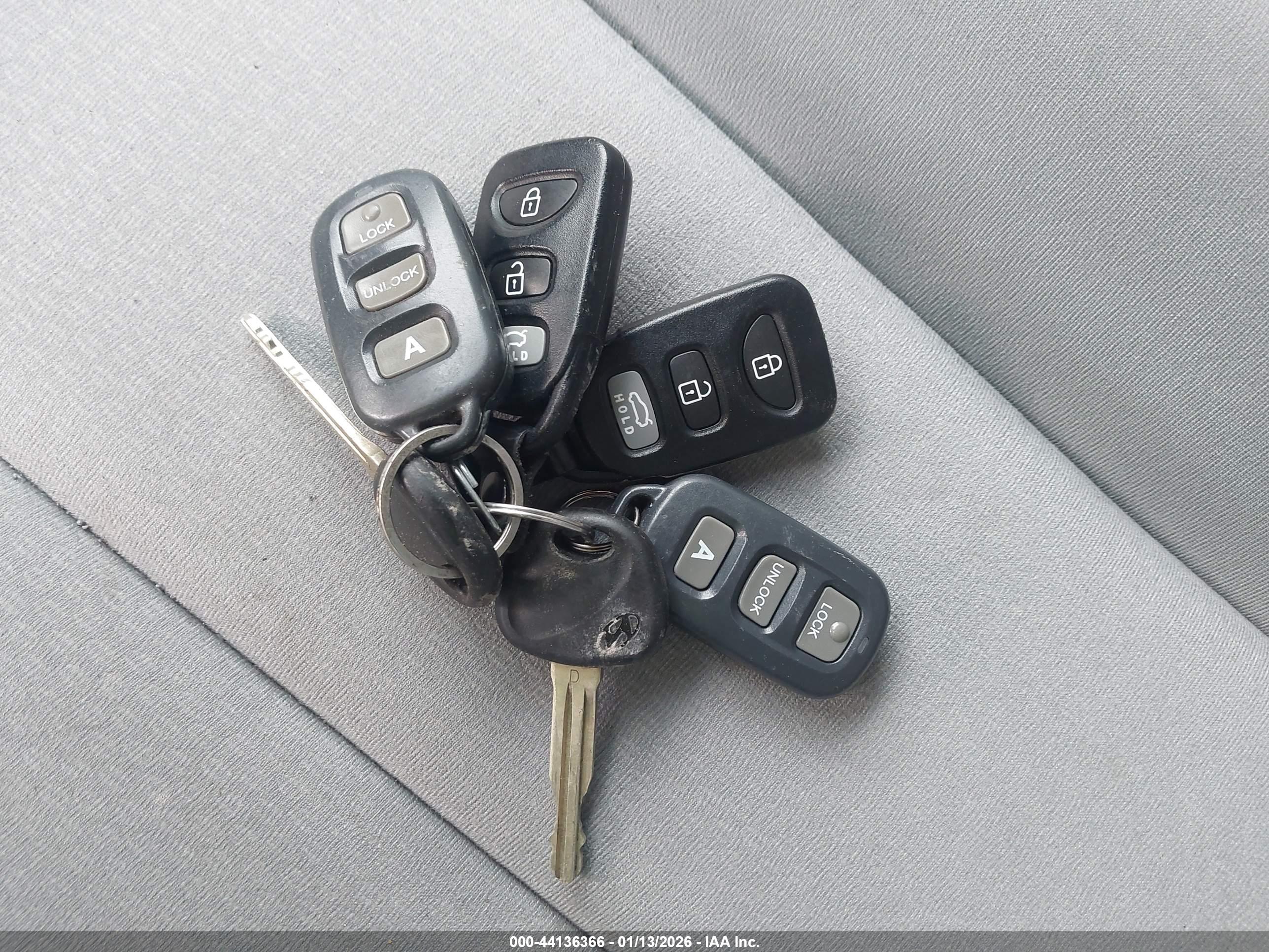 HYUNDAI ELANTRA image 11