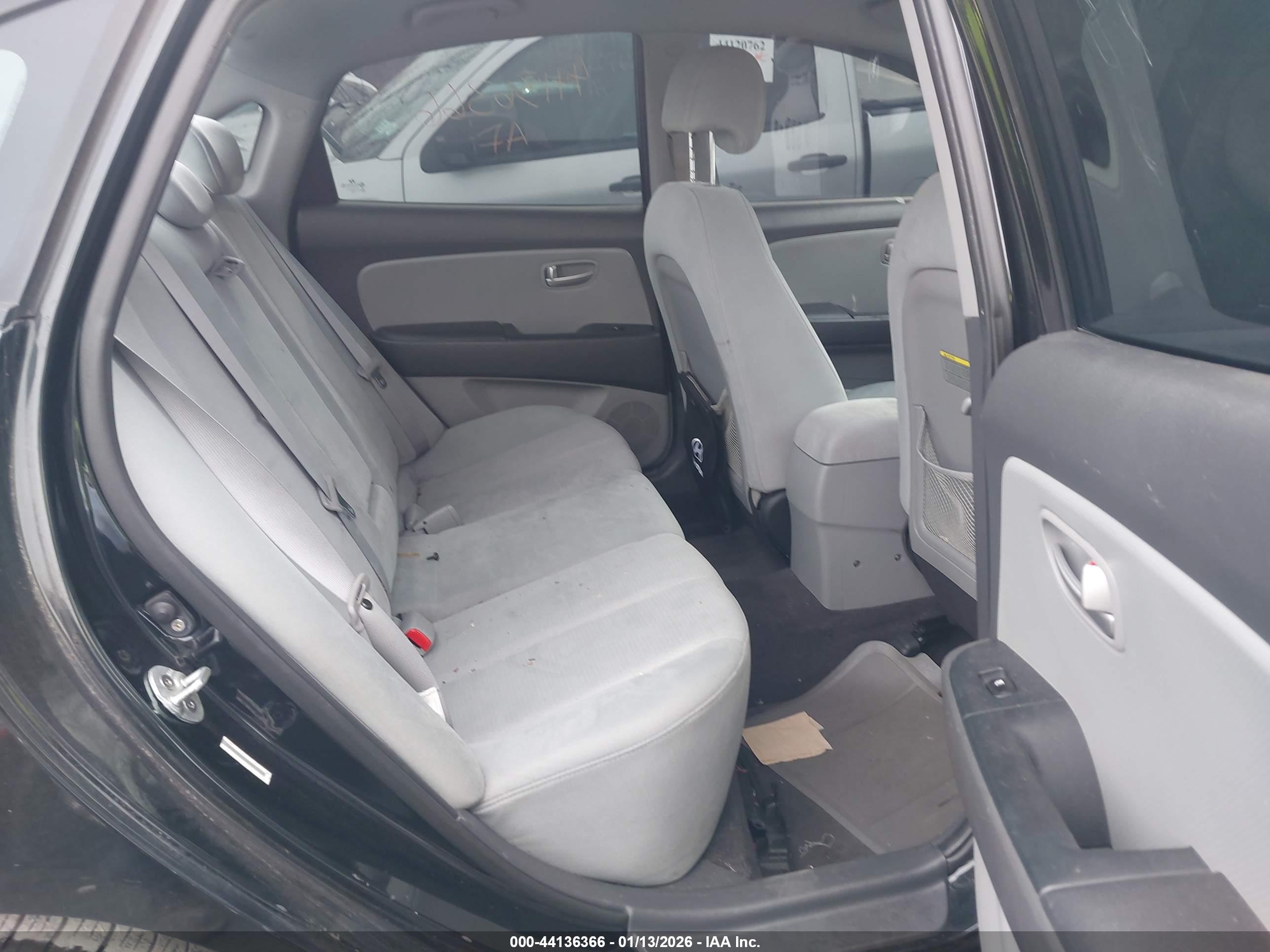 HYUNDAI ELANTRA image 8