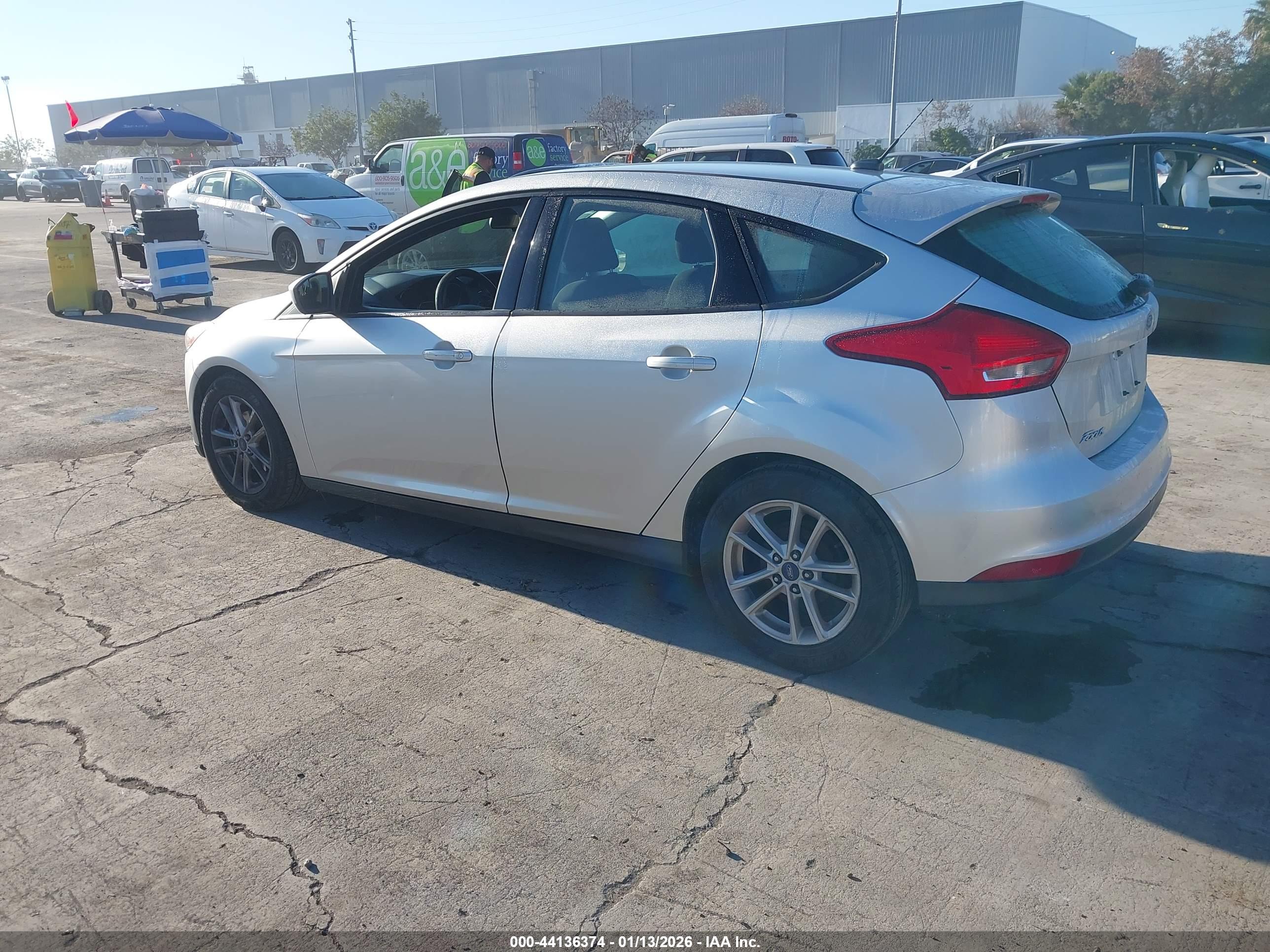 FORD FOCUS image 3
