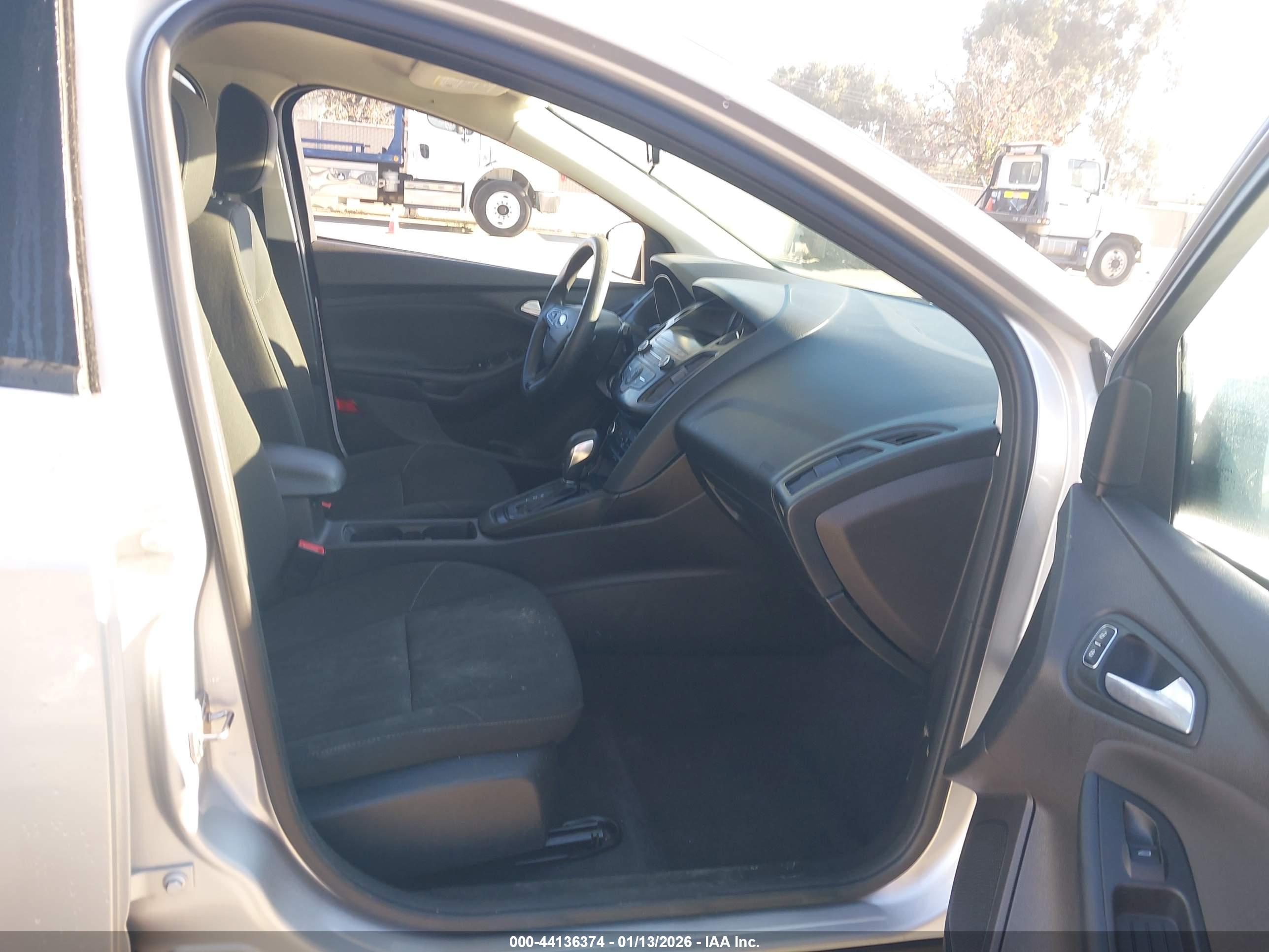 FORD FOCUS image 5
