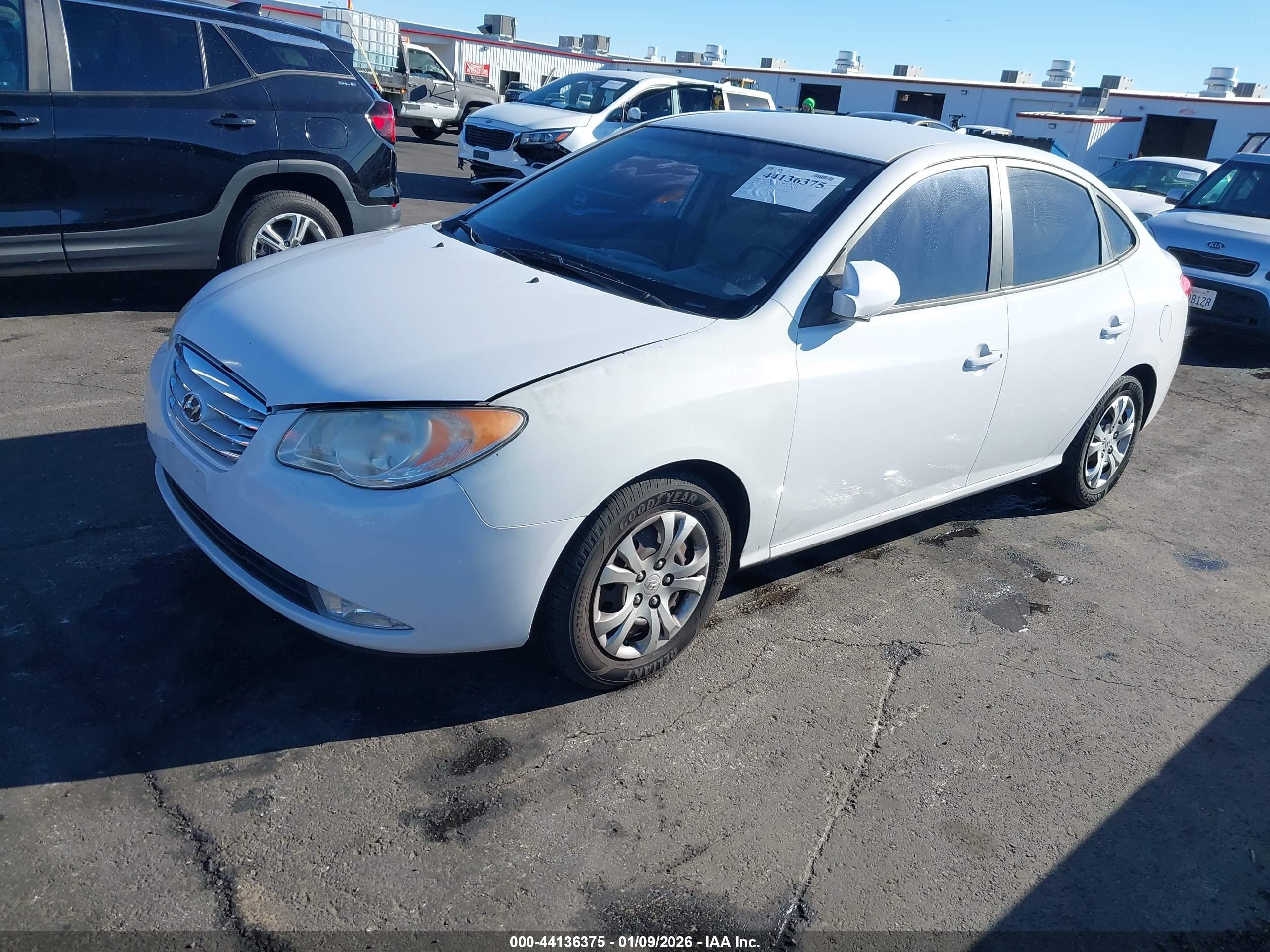 HYUNDAI ELANTRA image 2