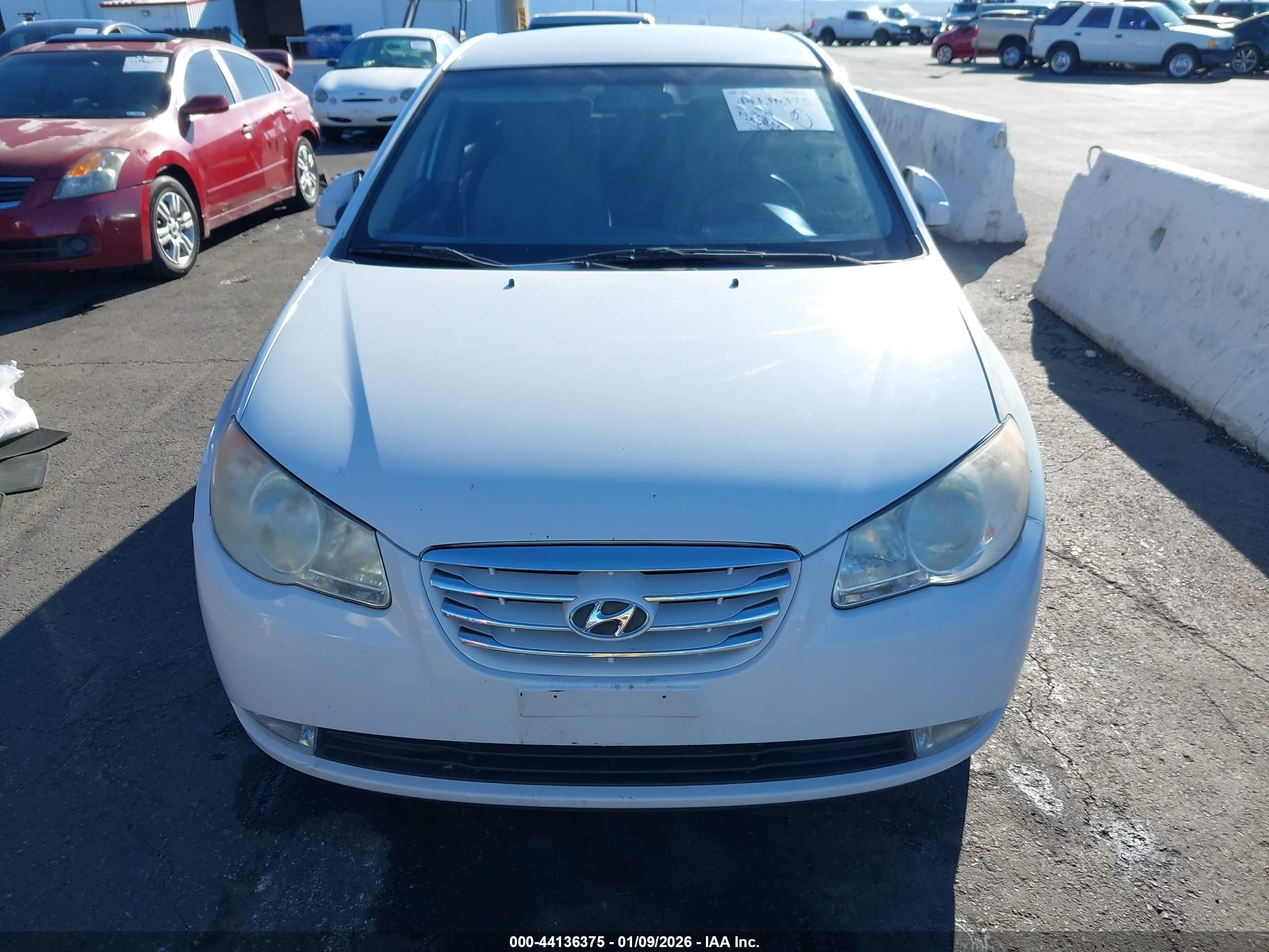 HYUNDAI ELANTRA image 6