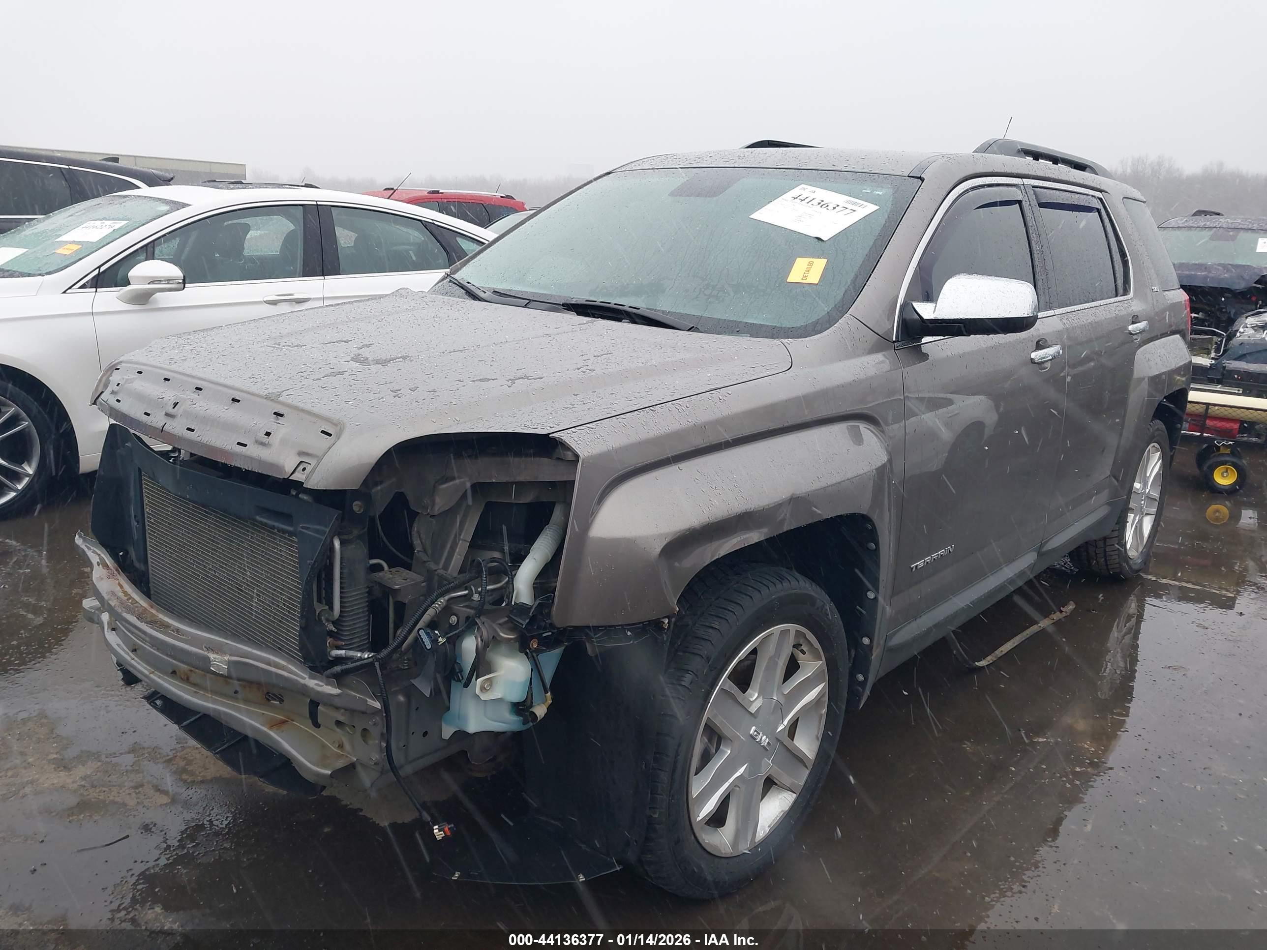GMC TERRAIN image 2