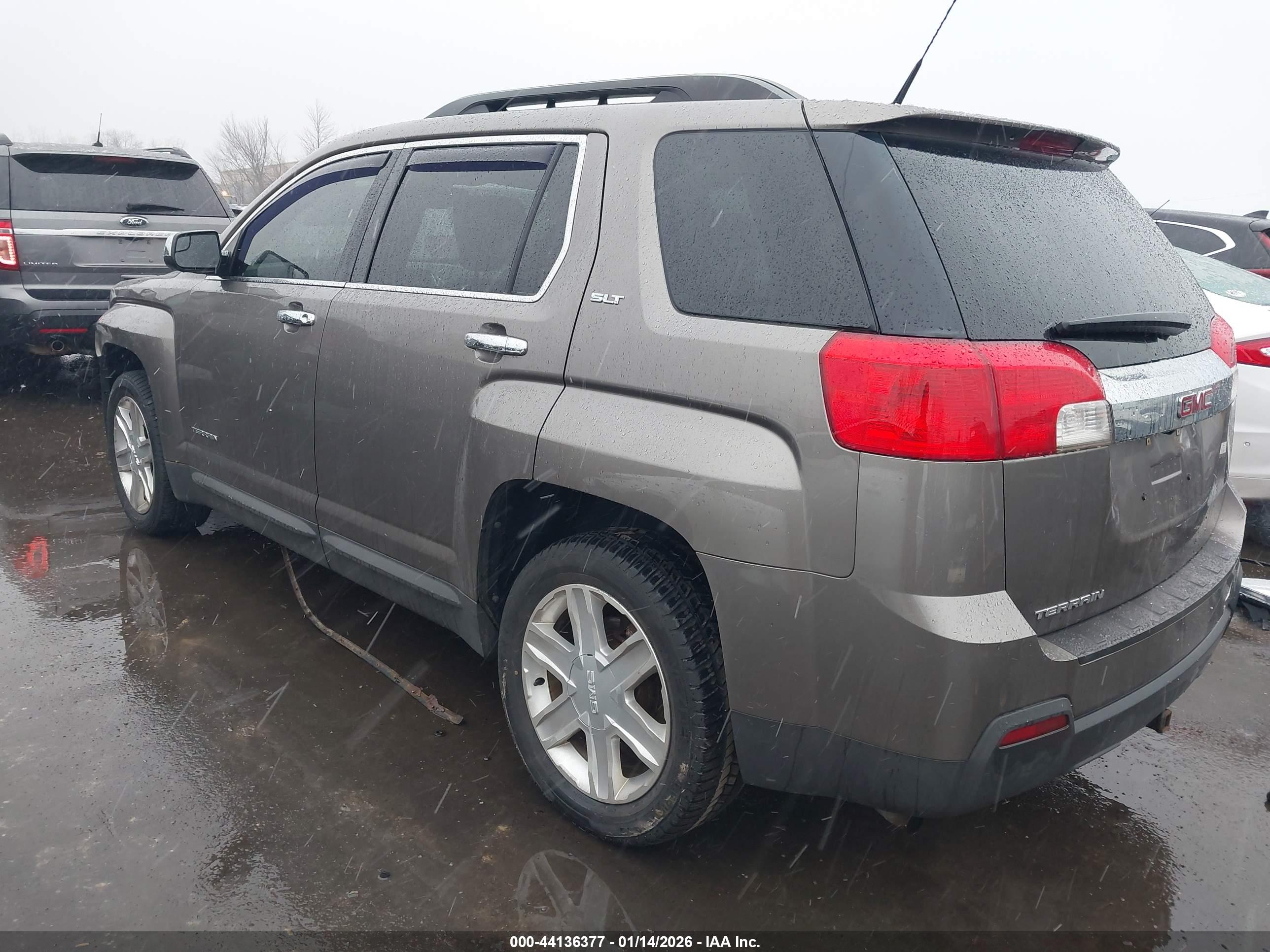 GMC TERRAIN image 3