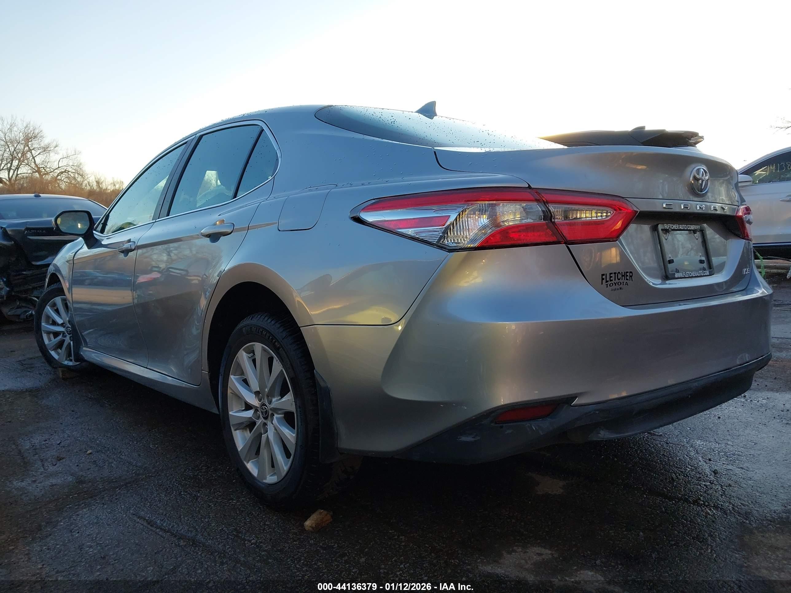 TOYOTA CAMRY image 3