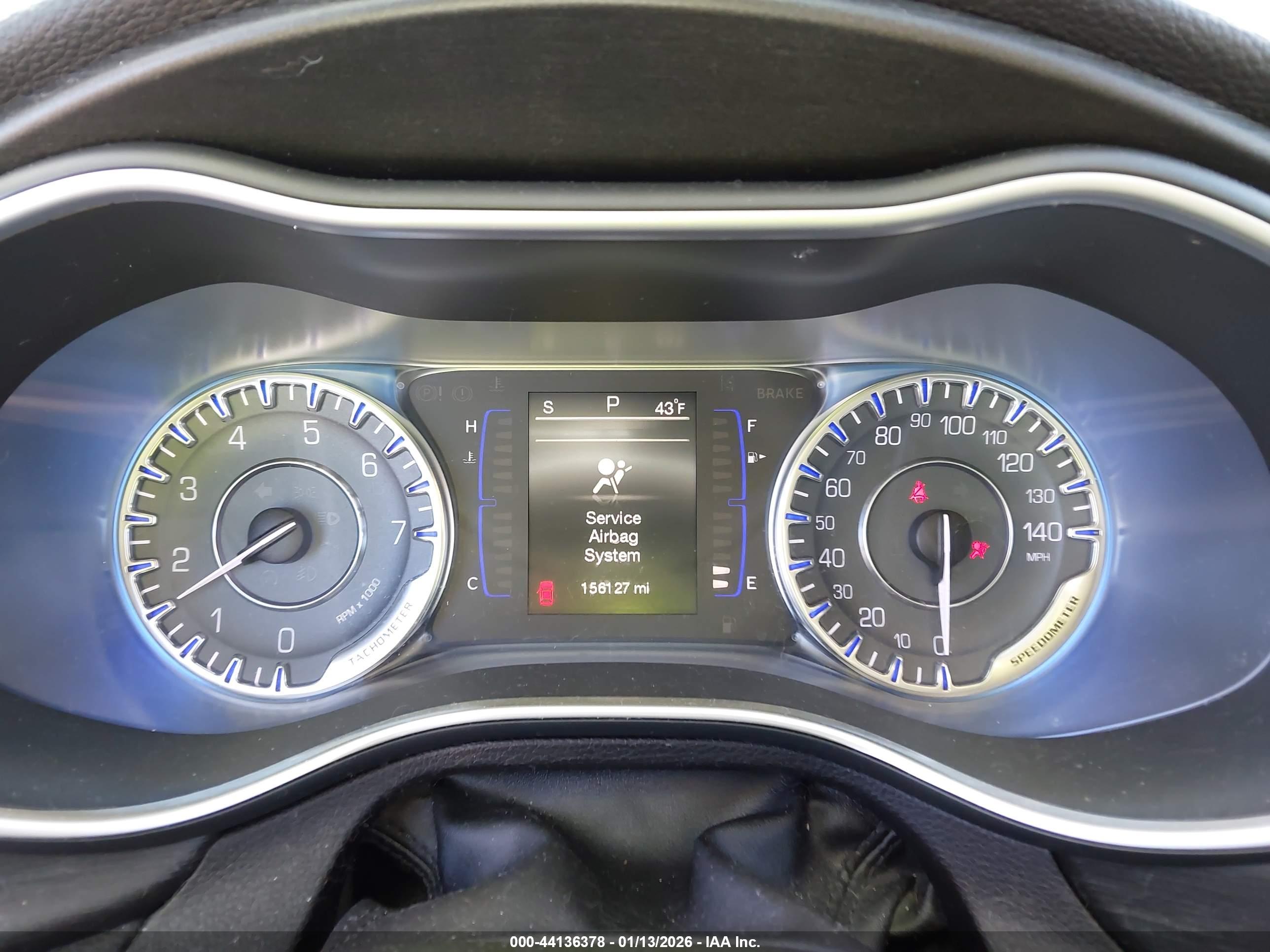 CHRYSLER 200 image 7