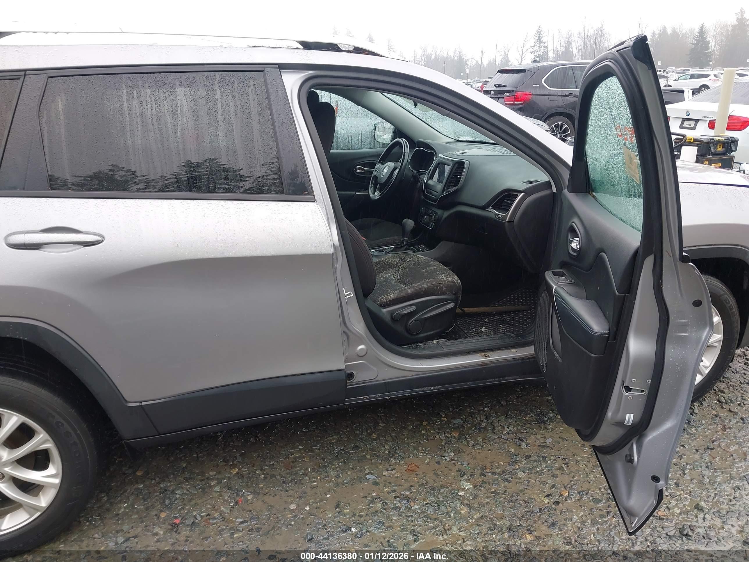 JEEP CHEROKEE image 5