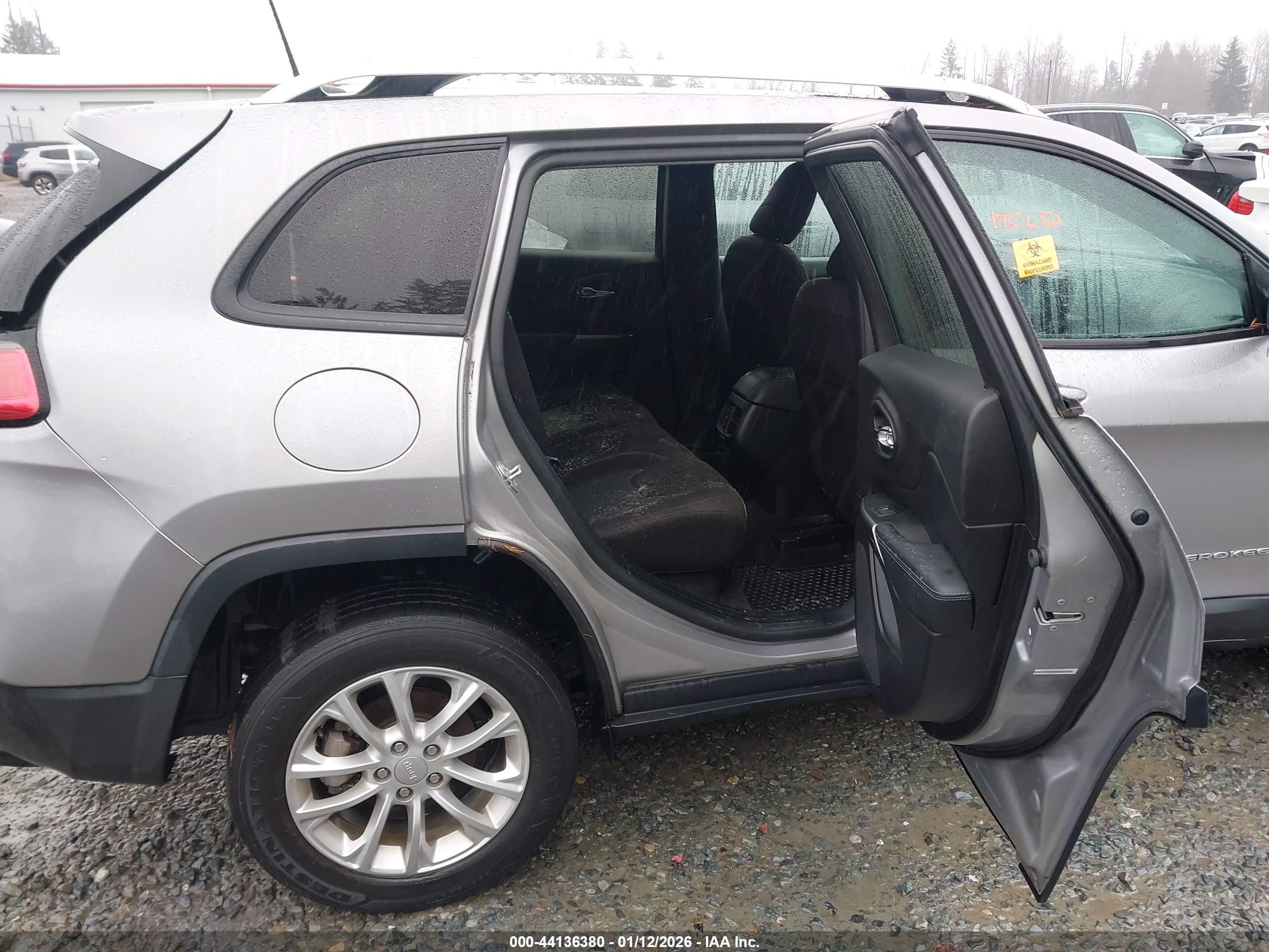 JEEP CHEROKEE image 8