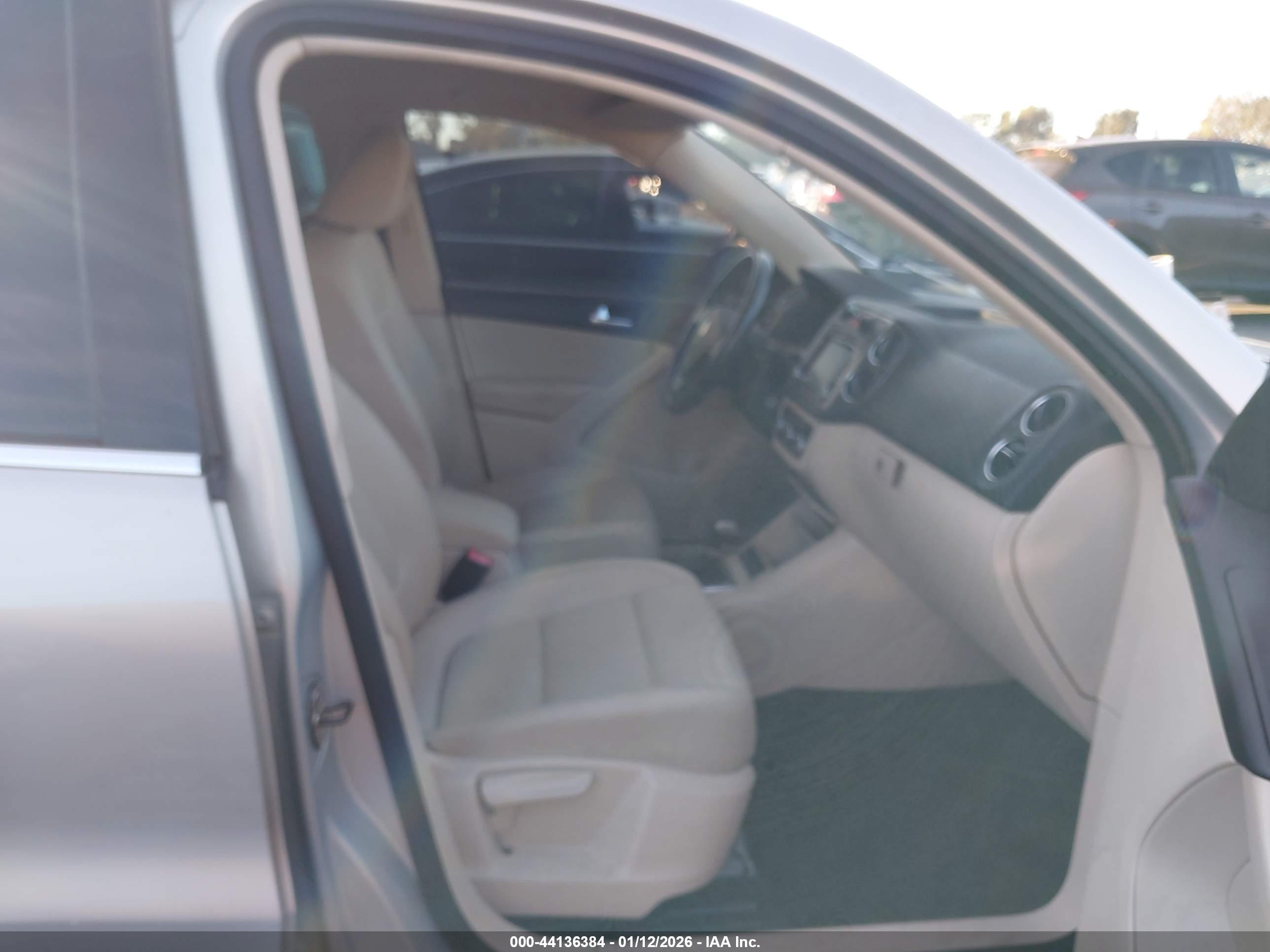 VOLKSWAGEN TIGUAN image 5