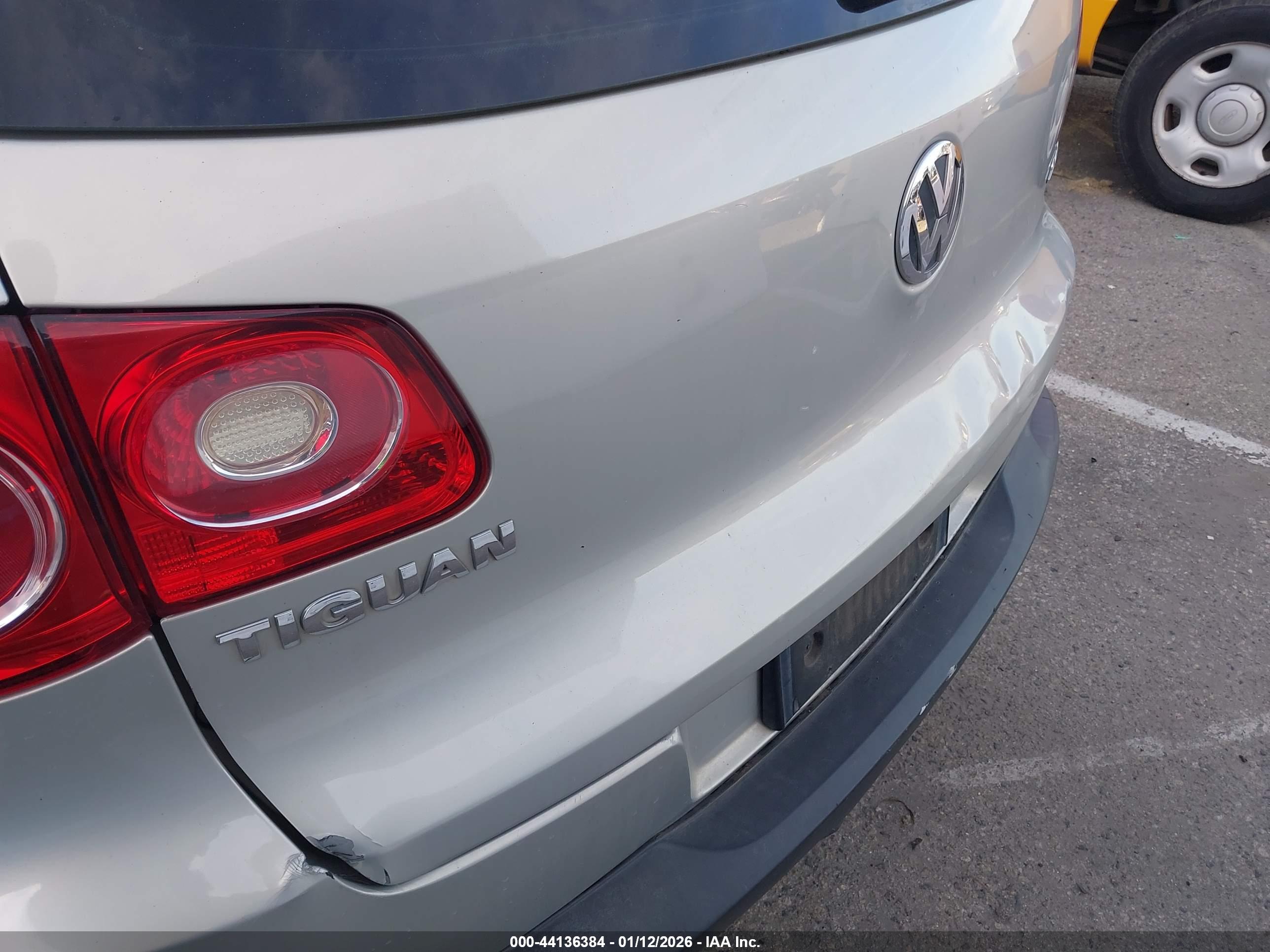 VOLKSWAGEN TIGUAN image 6
