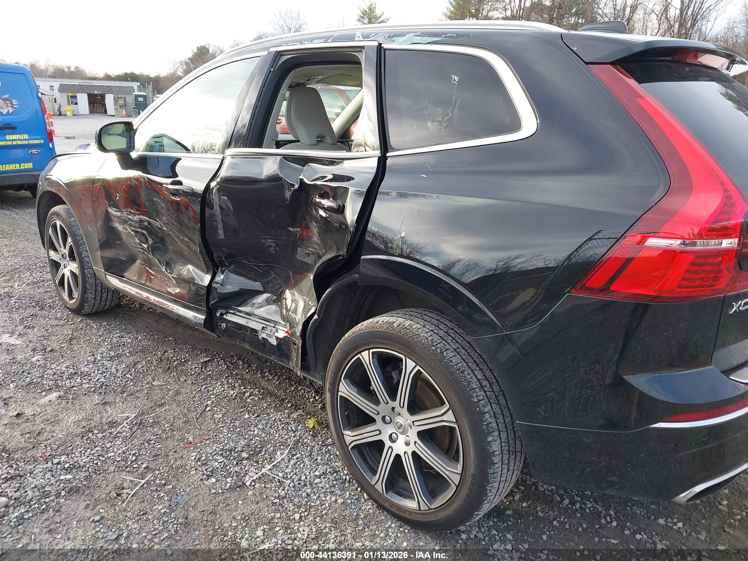 VOLVO XC60 image 3
