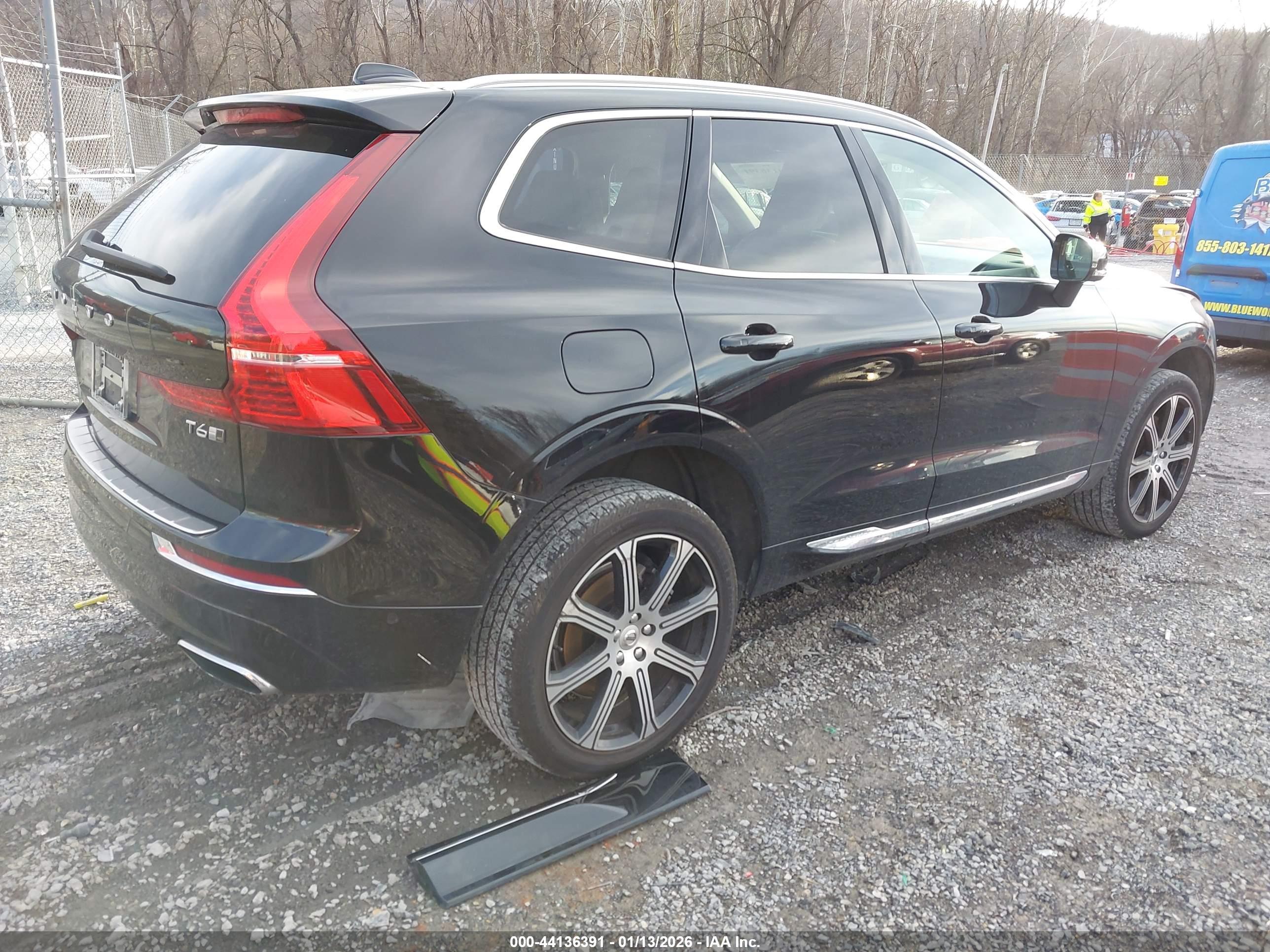 VOLVO XC60 image 4