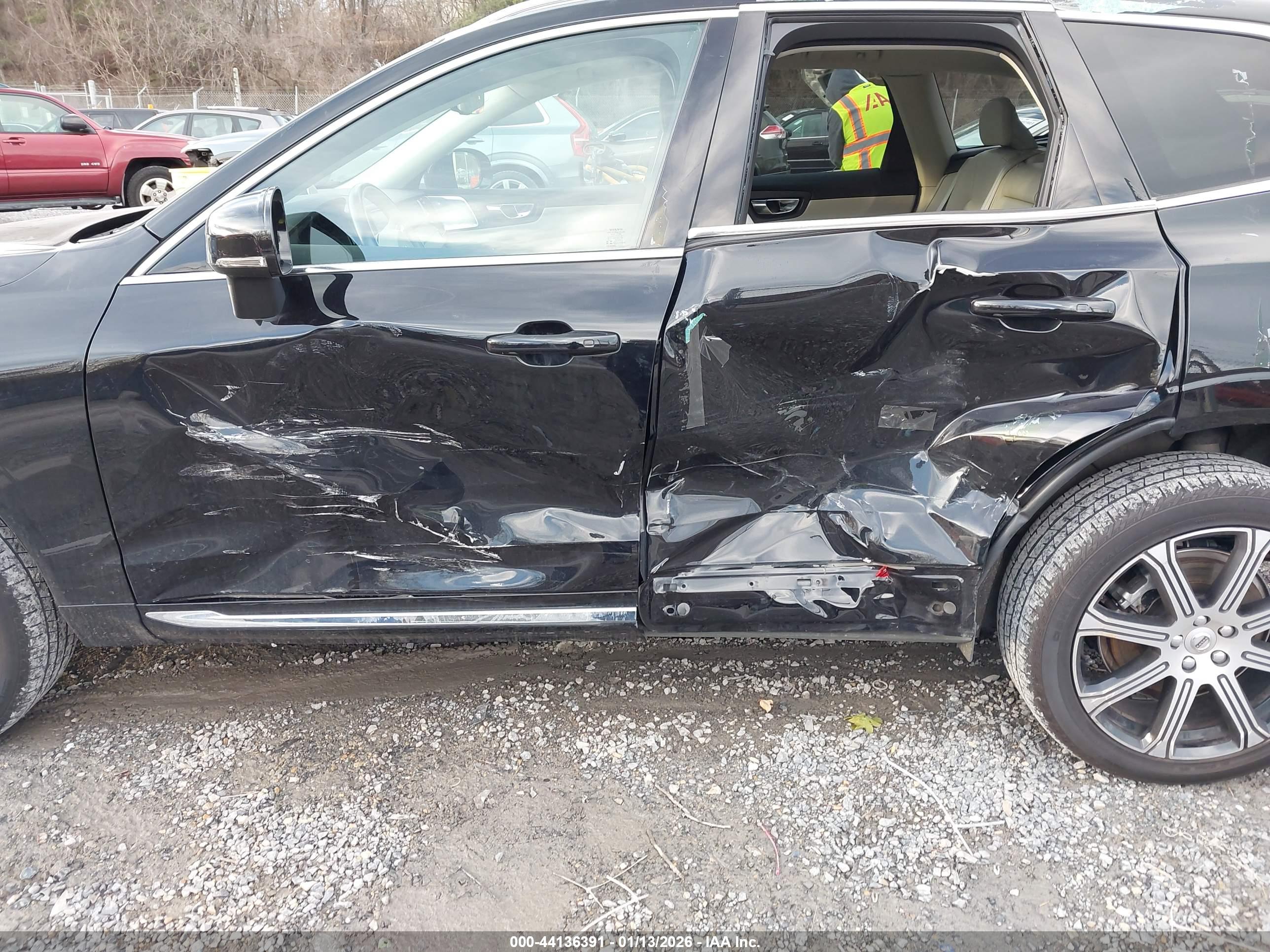 VOLVO XC60 image 6