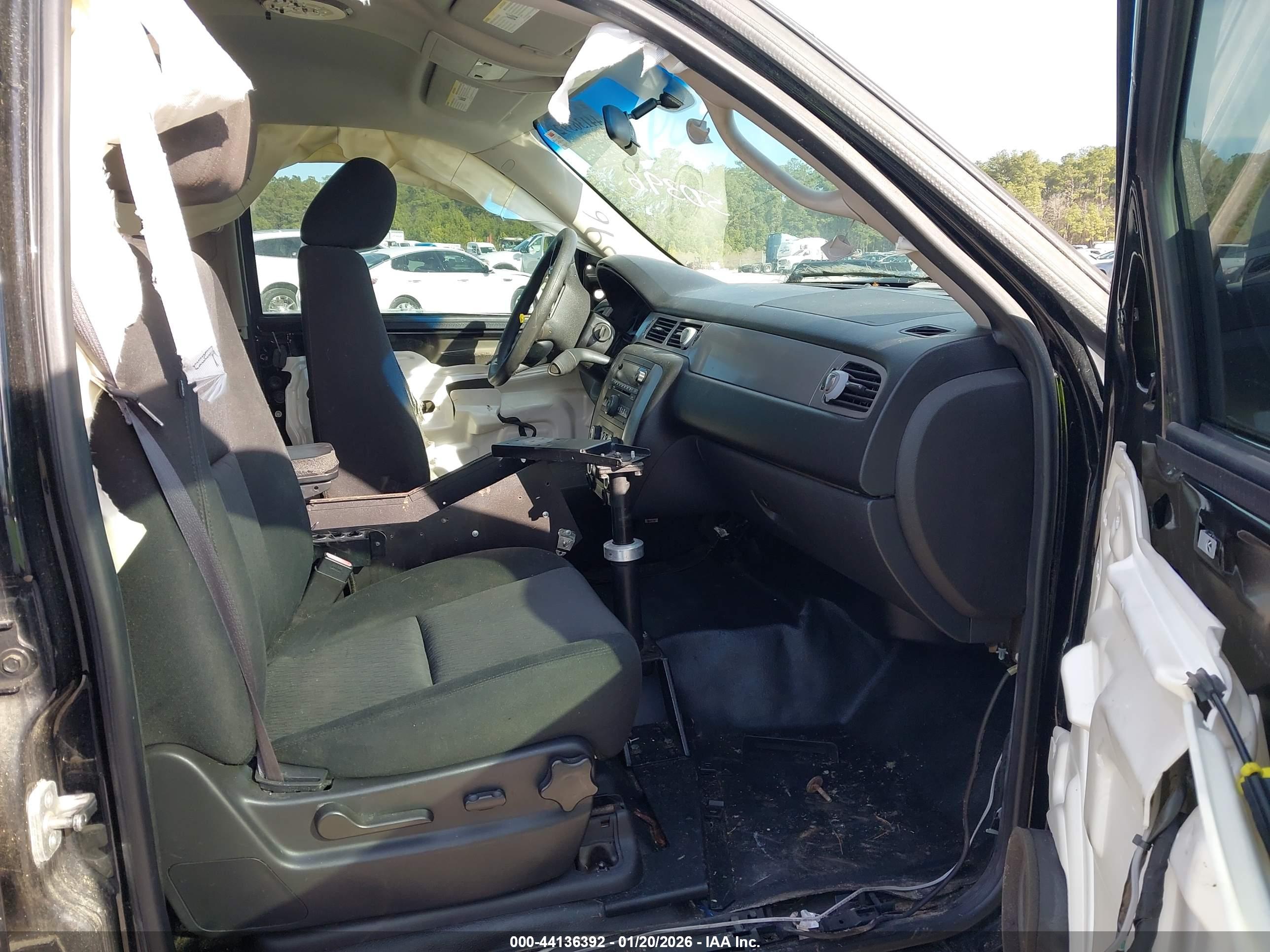 CHEVROLET TAHOE image 5