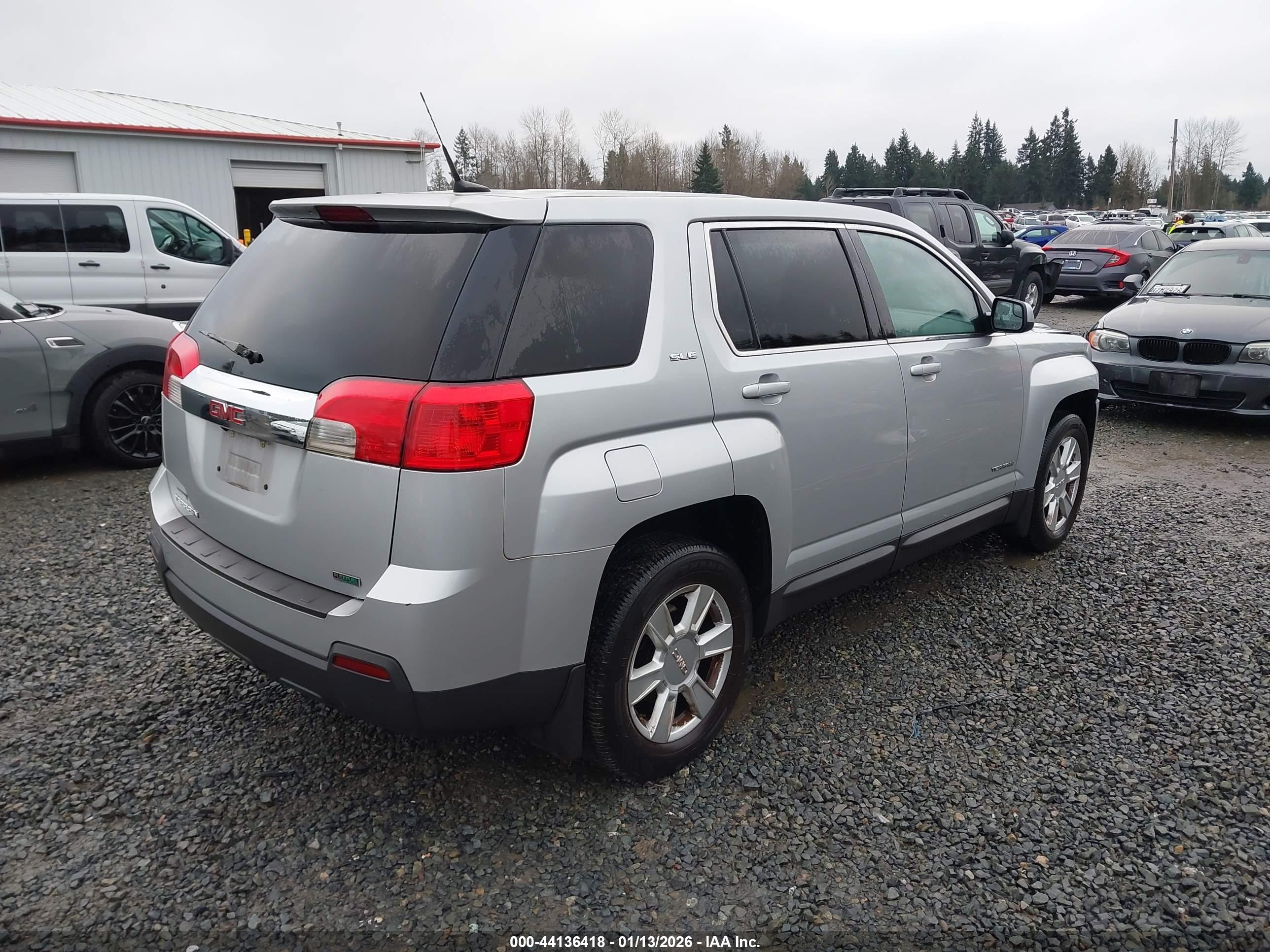 GMC TERRAIN image 4