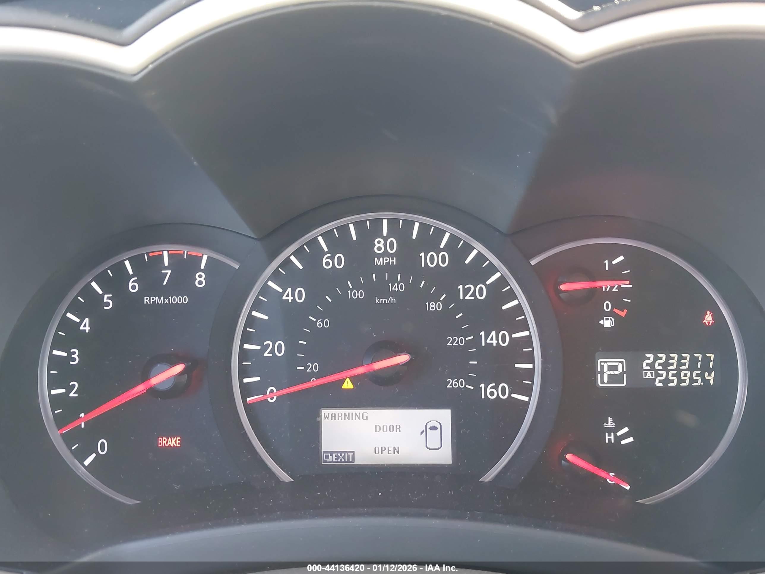 NISSAN QUEST image 7