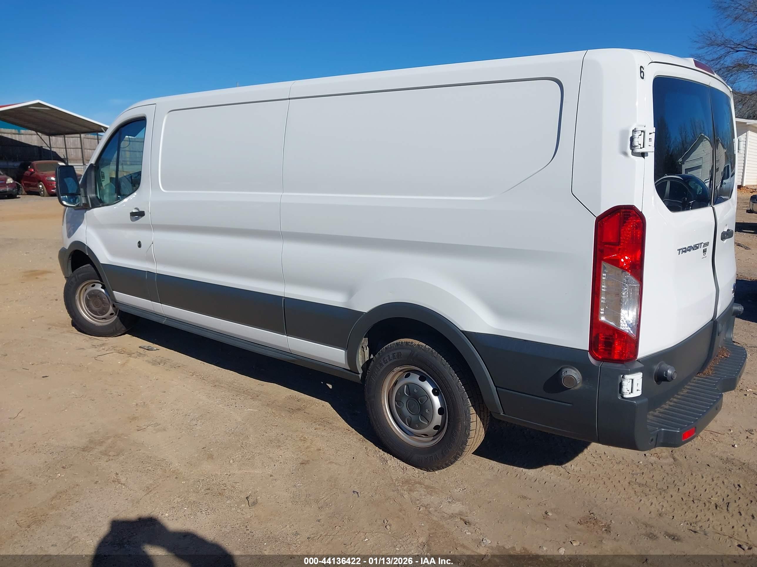 FORD TRANSIT-250 image 3