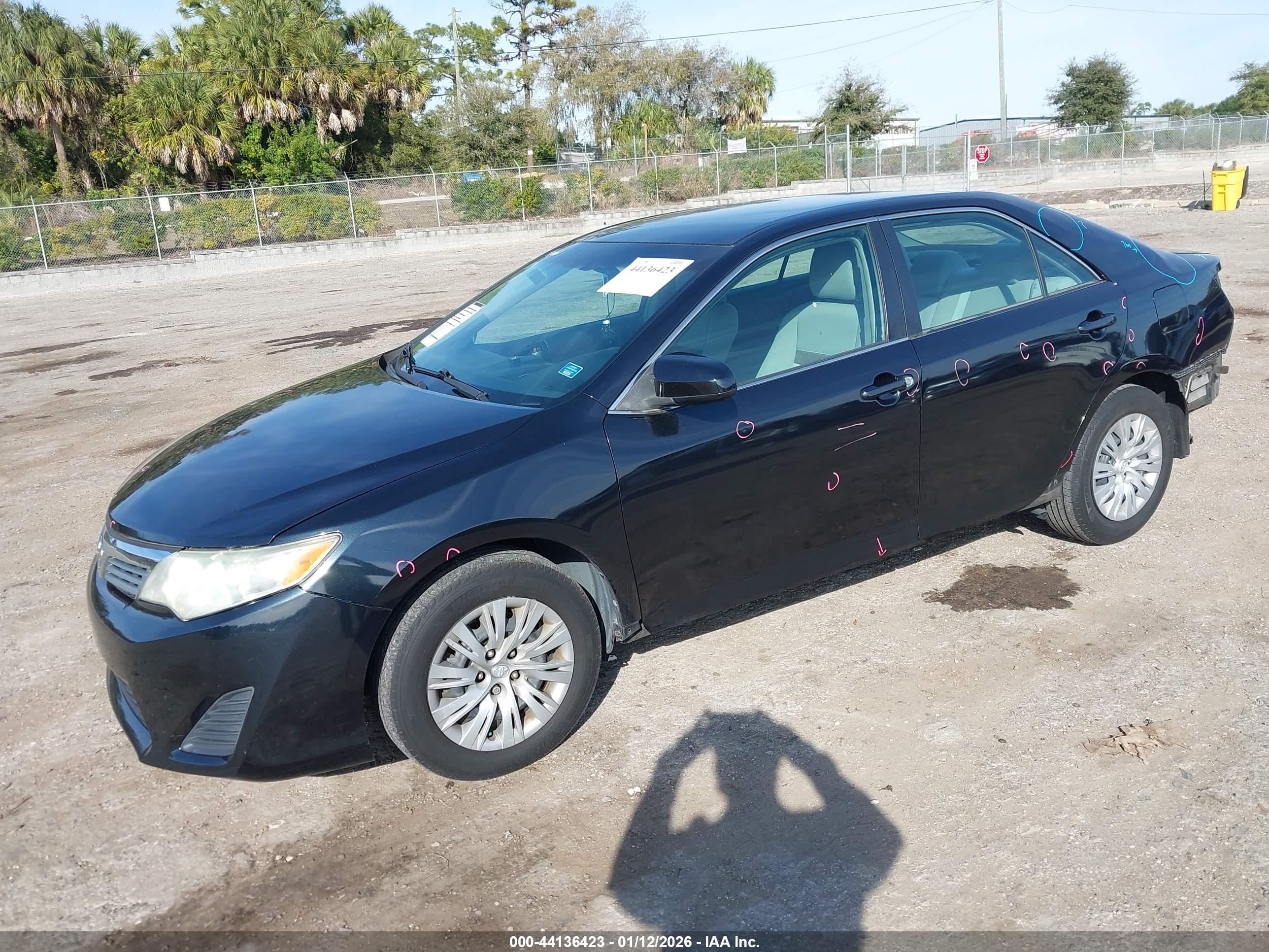 TOYOTA CAMRY image 2