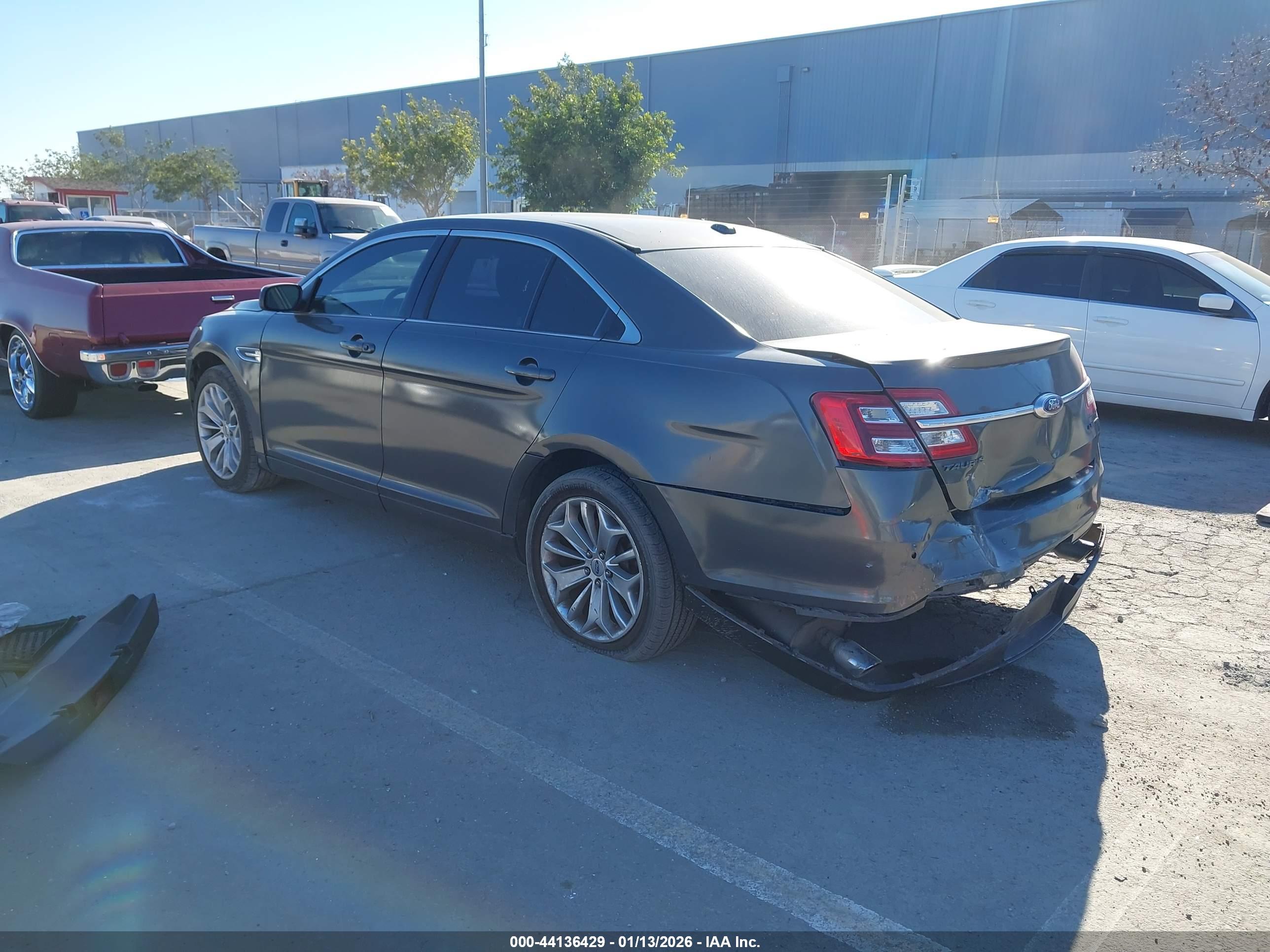 FORD TAURUS image 3