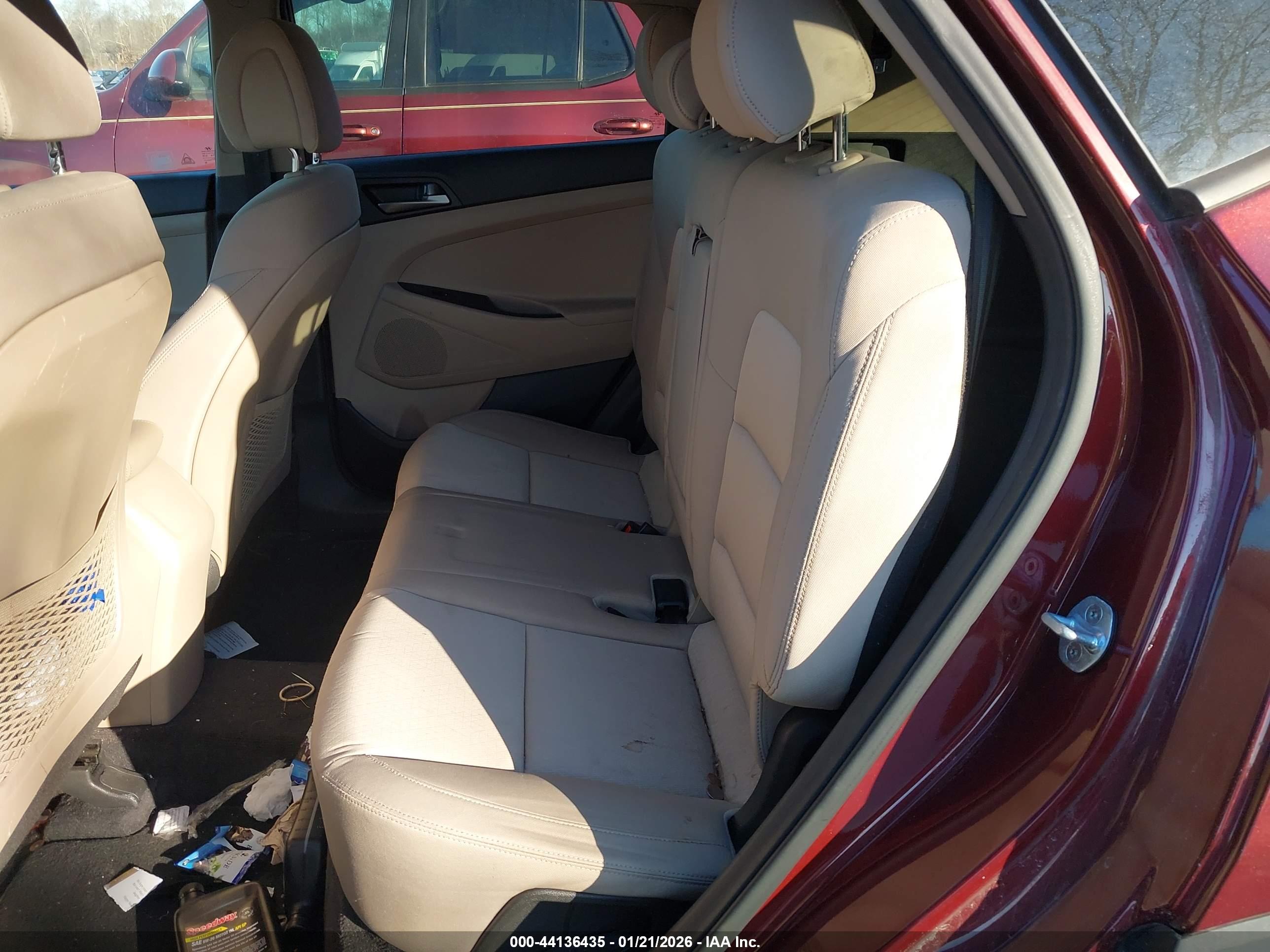 HYUNDAI TUCSON image 8