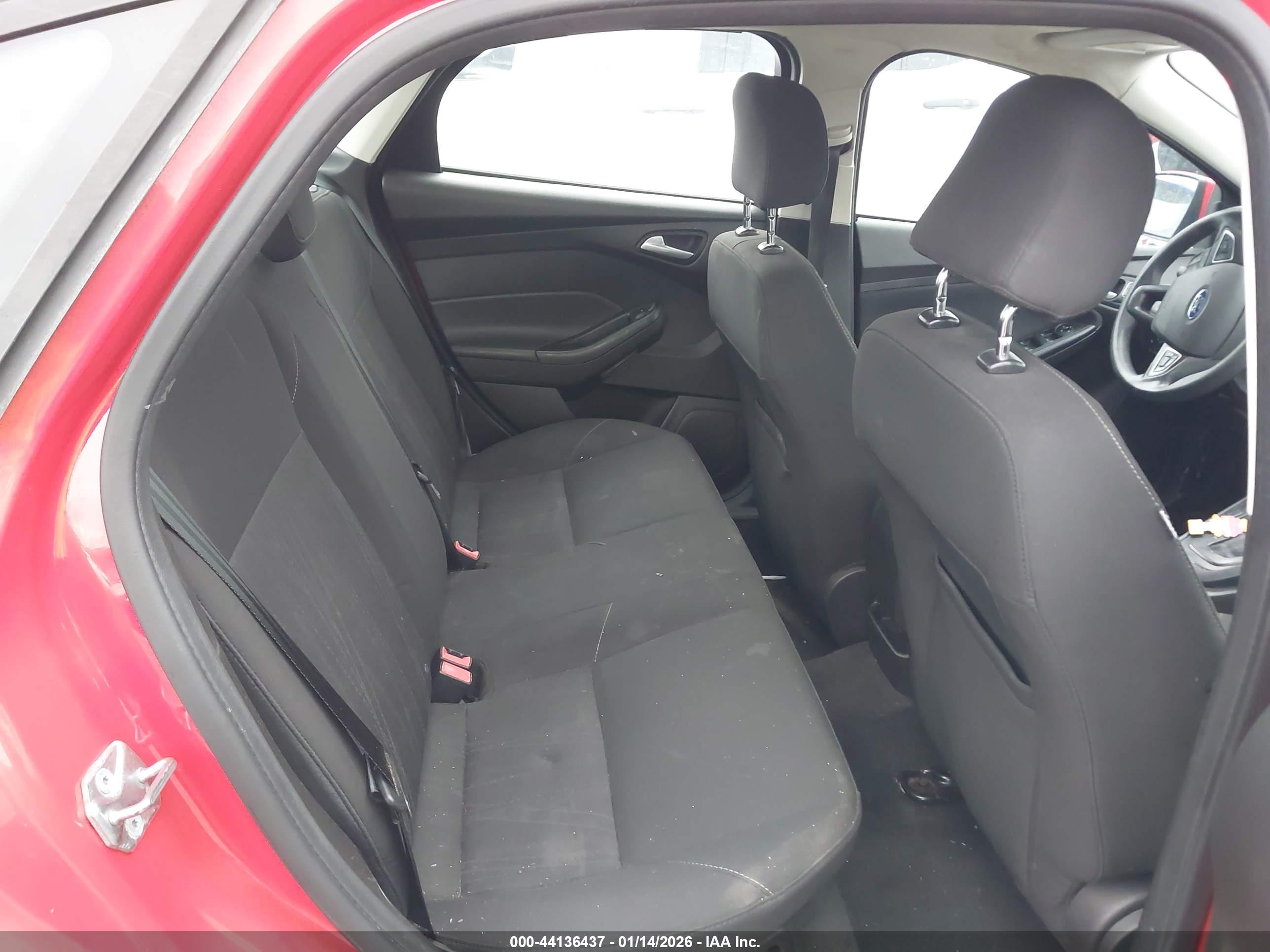 FORD FOCUS image 8