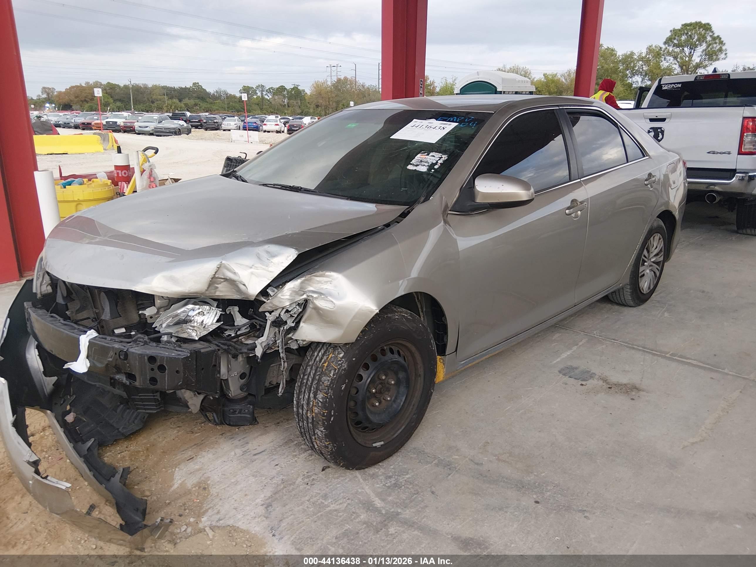 TOYOTA CAMRY image 2
