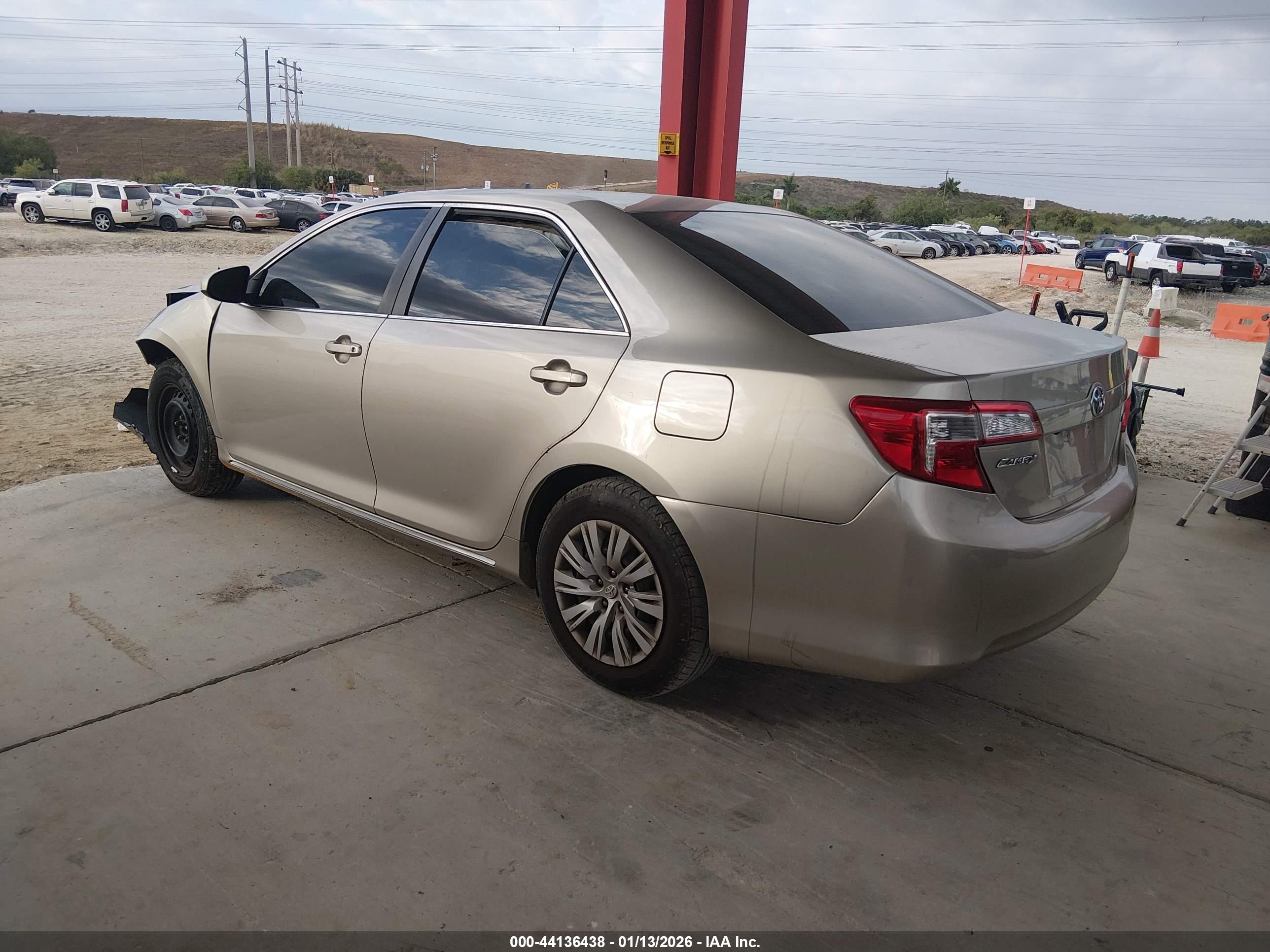 TOYOTA CAMRY image 3