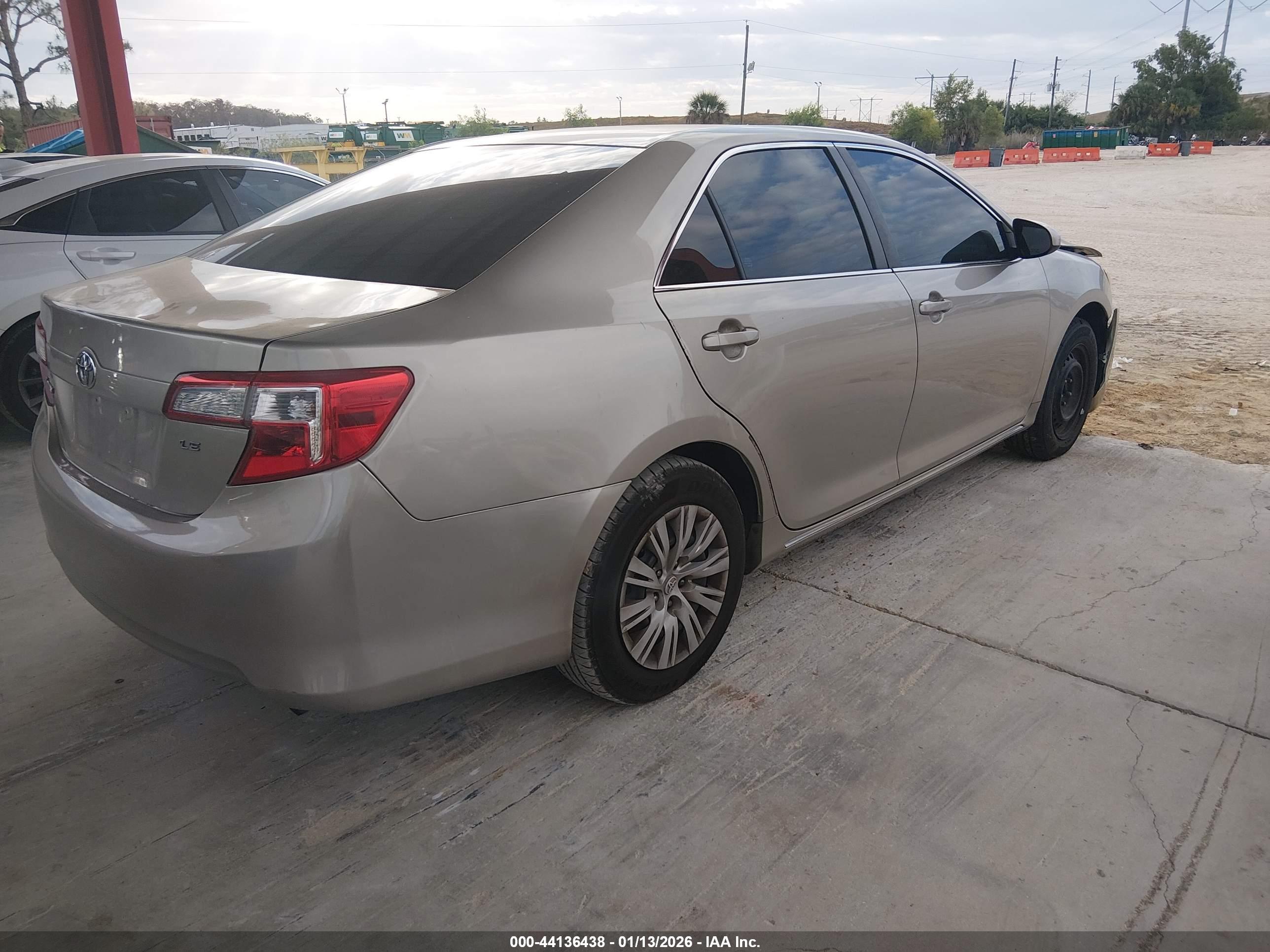 TOYOTA CAMRY image 4