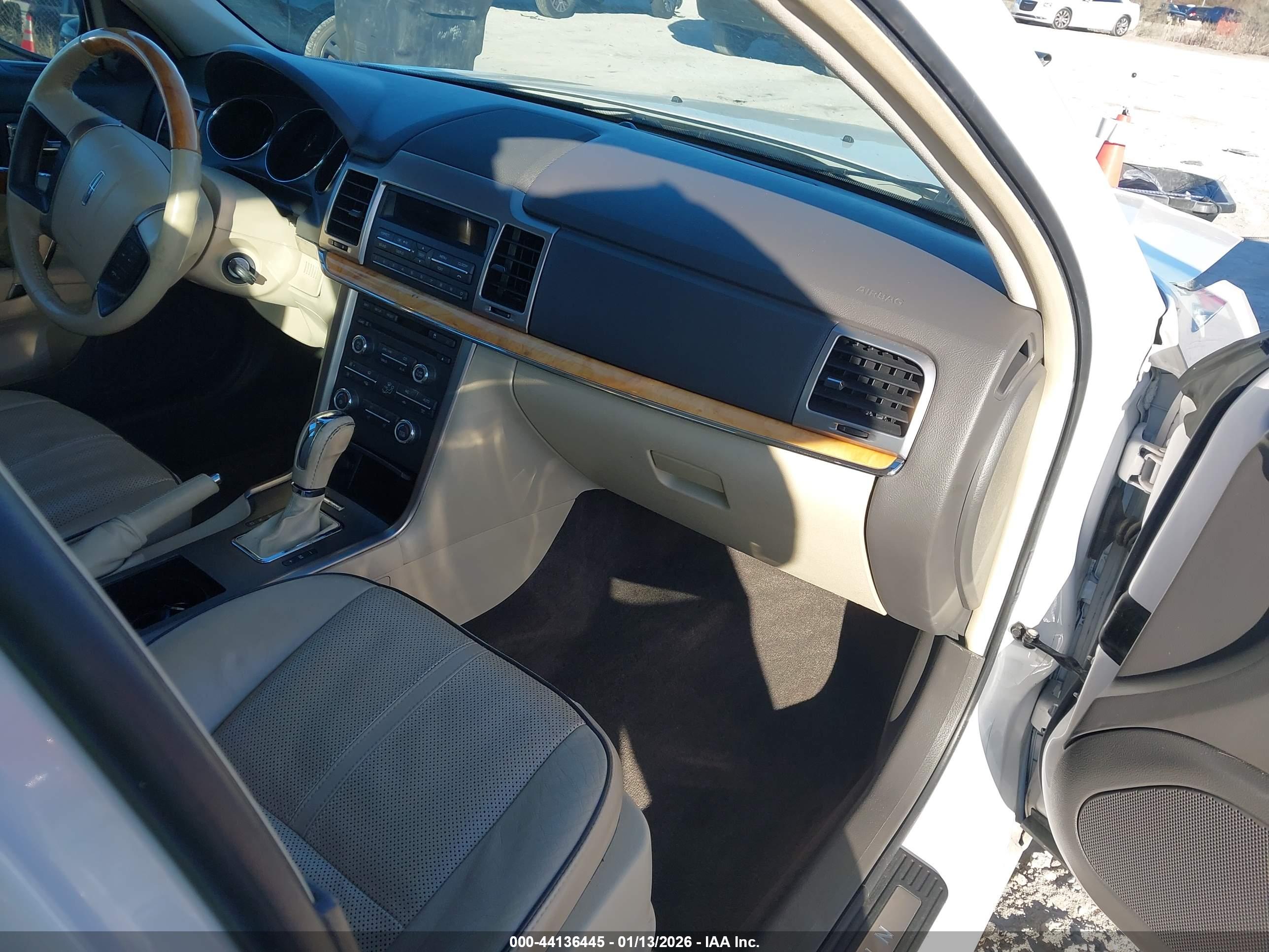 LINCOLN MKZ image 5