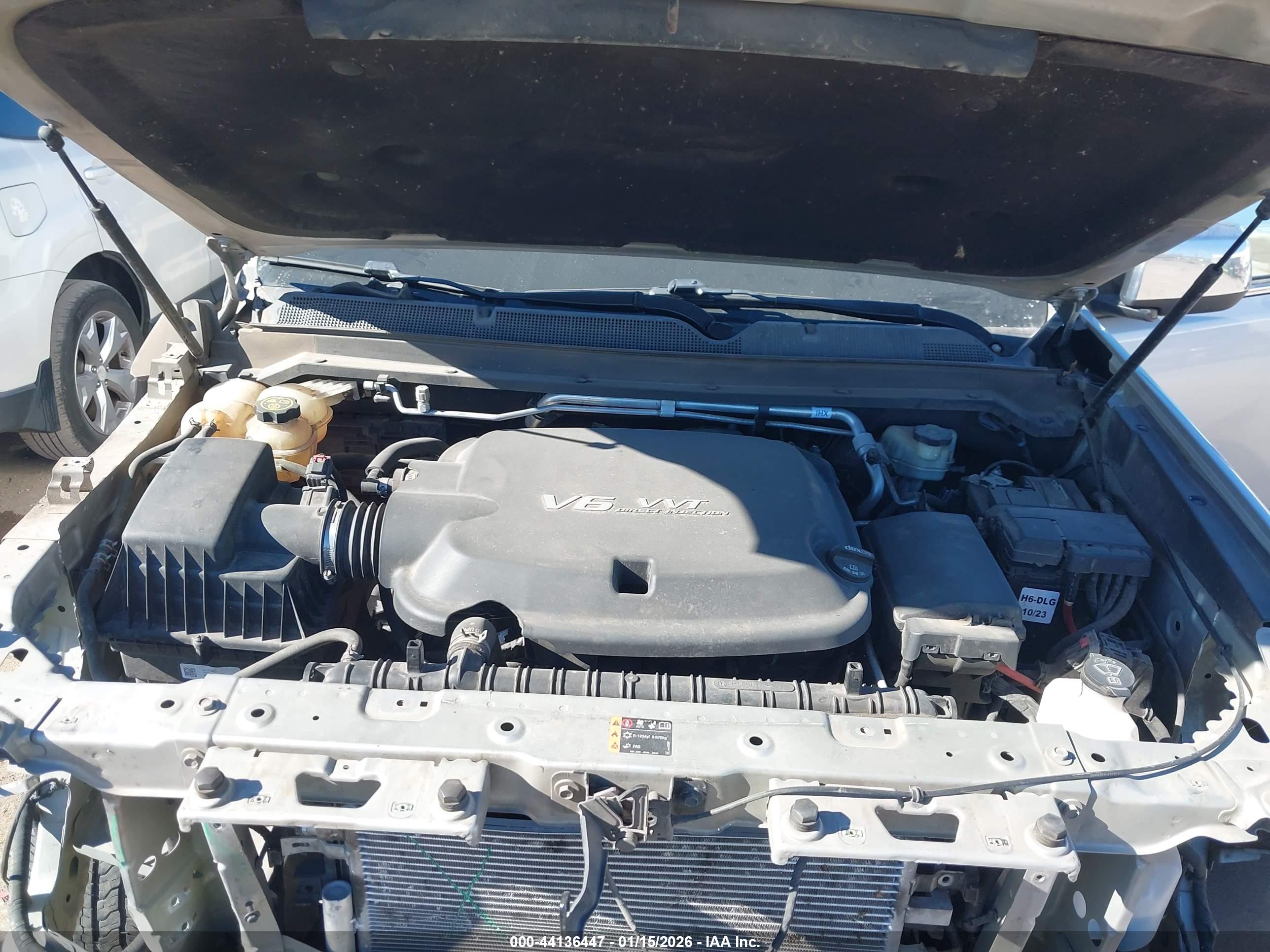 CHEVROLET COLORADO image 10