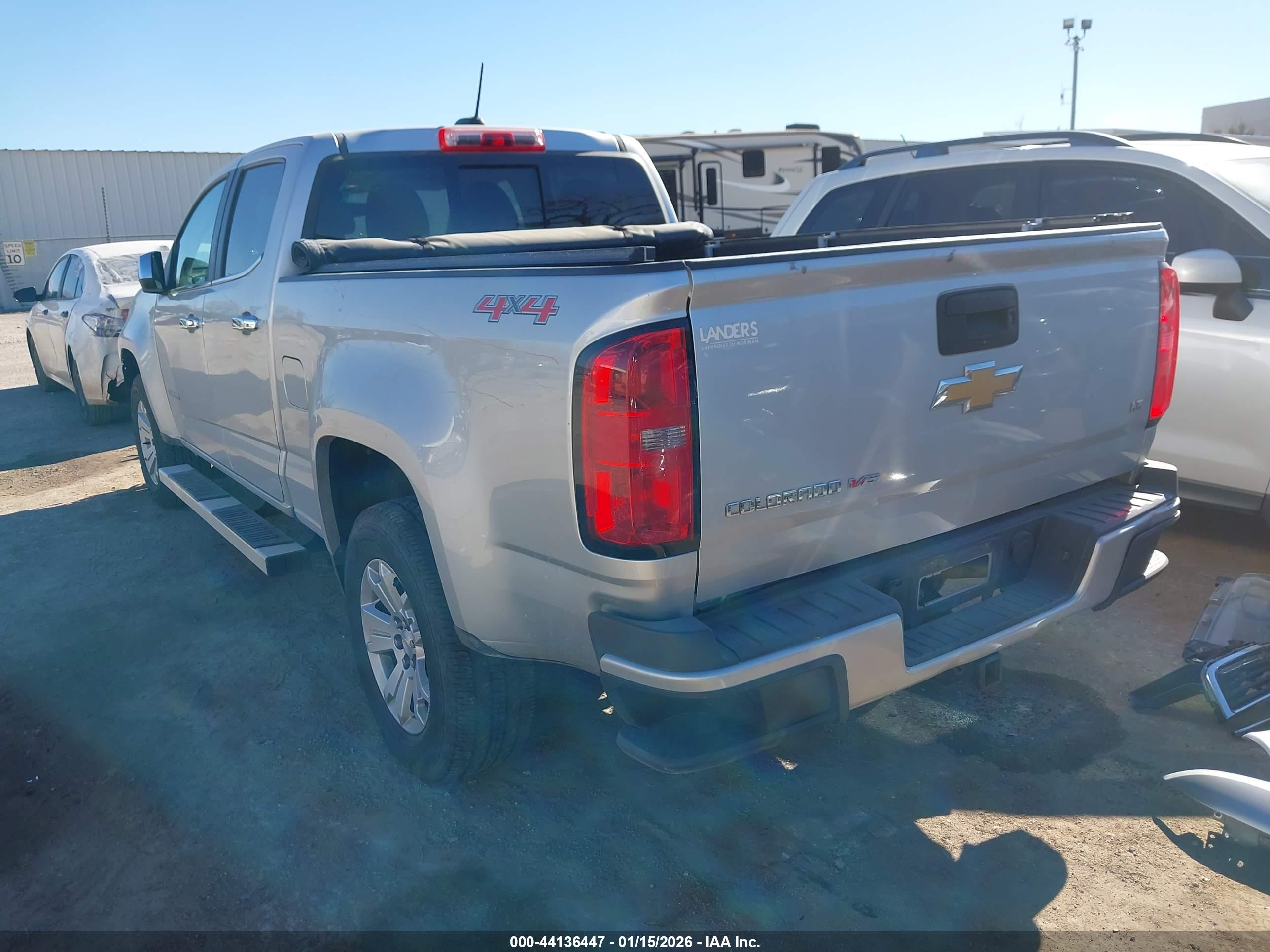 CHEVROLET COLORADO image 3