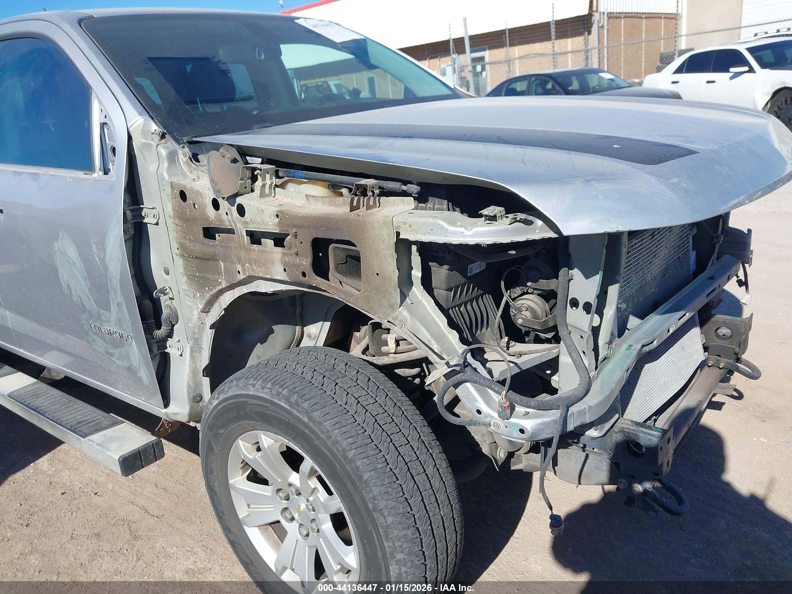 CHEVROLET COLORADO image 6
