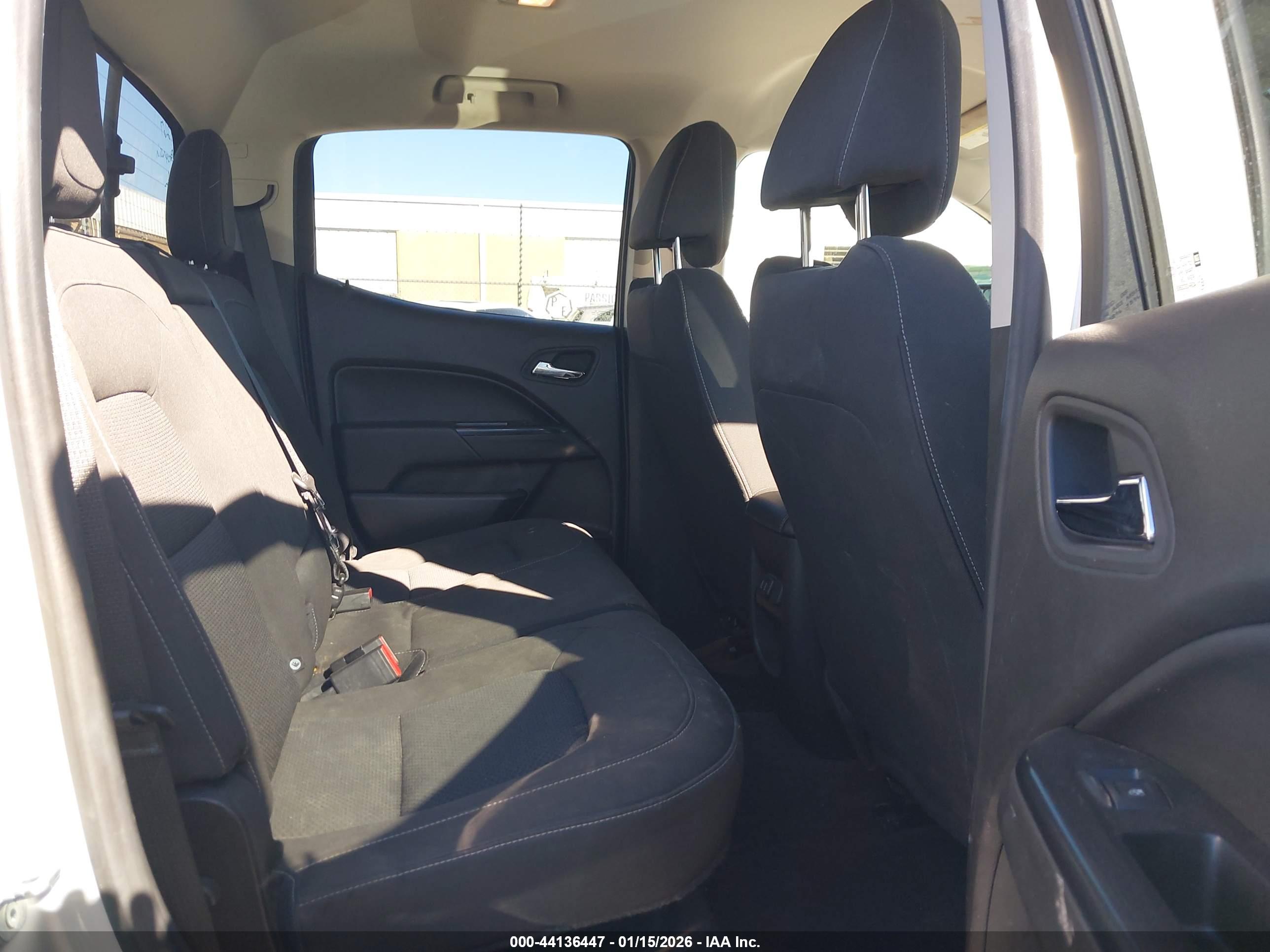 CHEVROLET COLORADO image 8