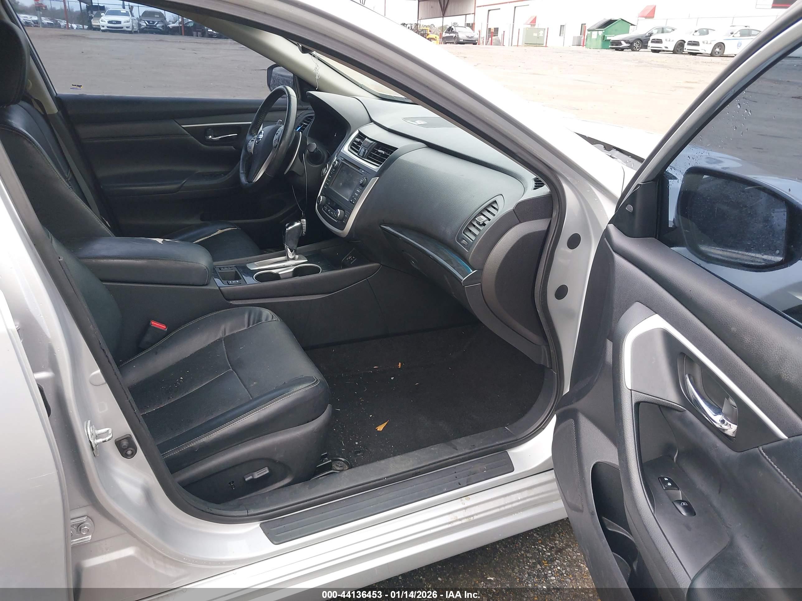 NISSAN ALTIMA image 5