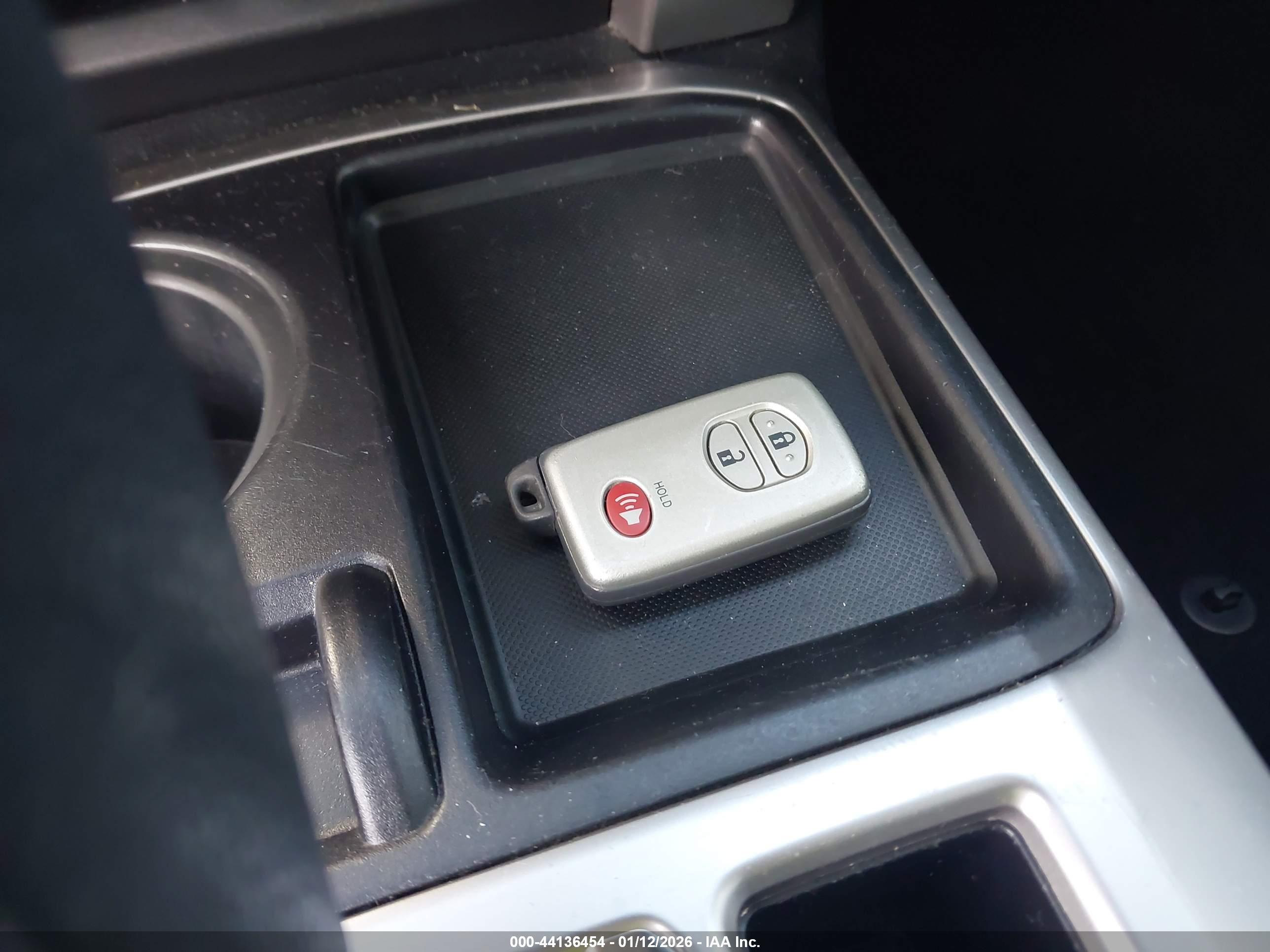 TOYOTA 4RUNNER image 11