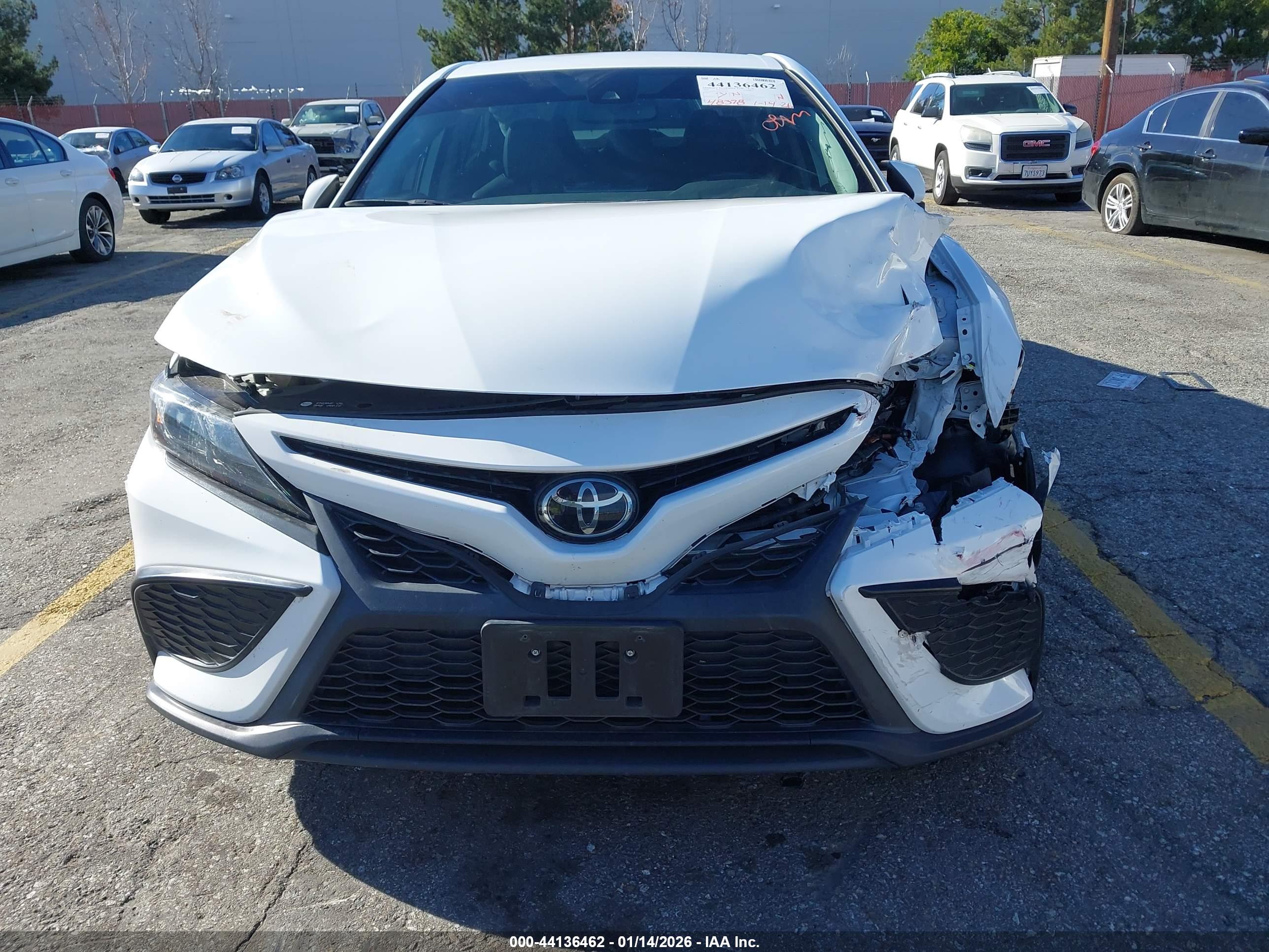 TOYOTA CAMRY image 6