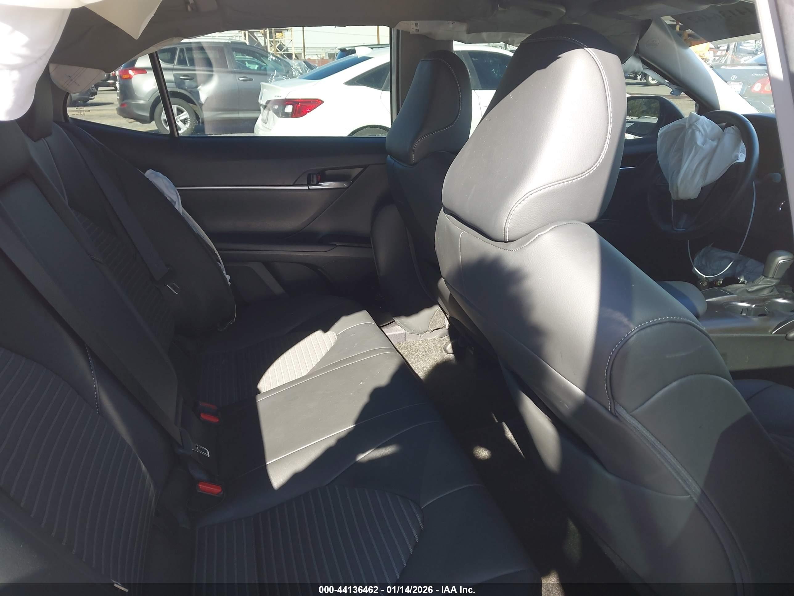TOYOTA CAMRY image 8