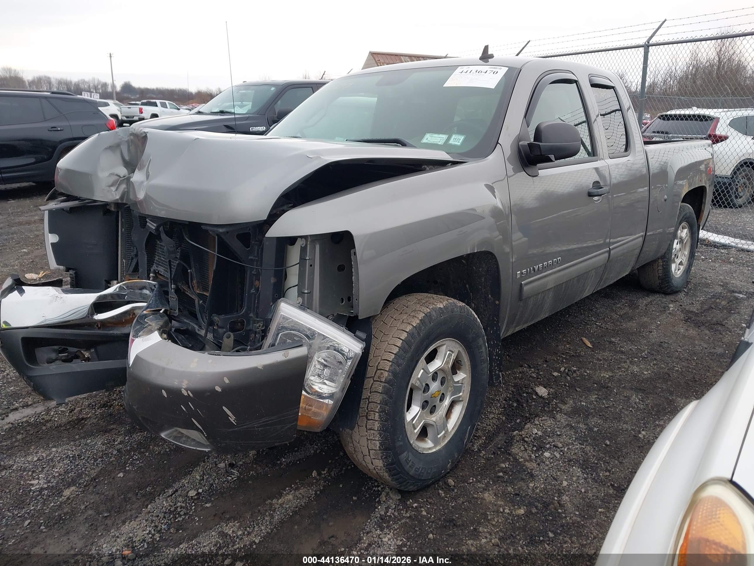 CHEVROLET SILVERADO image 2