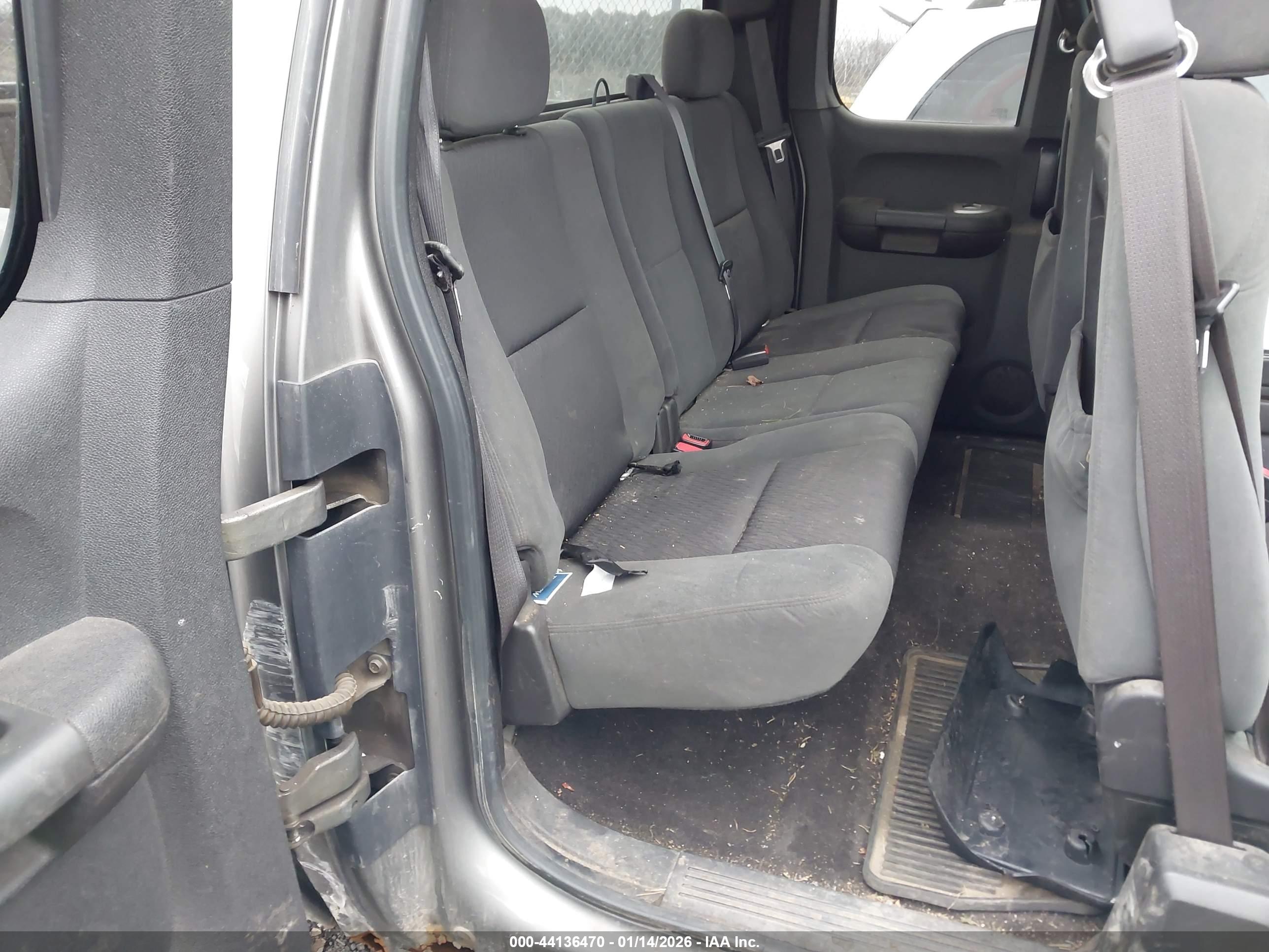 CHEVROLET SILVERADO image 8