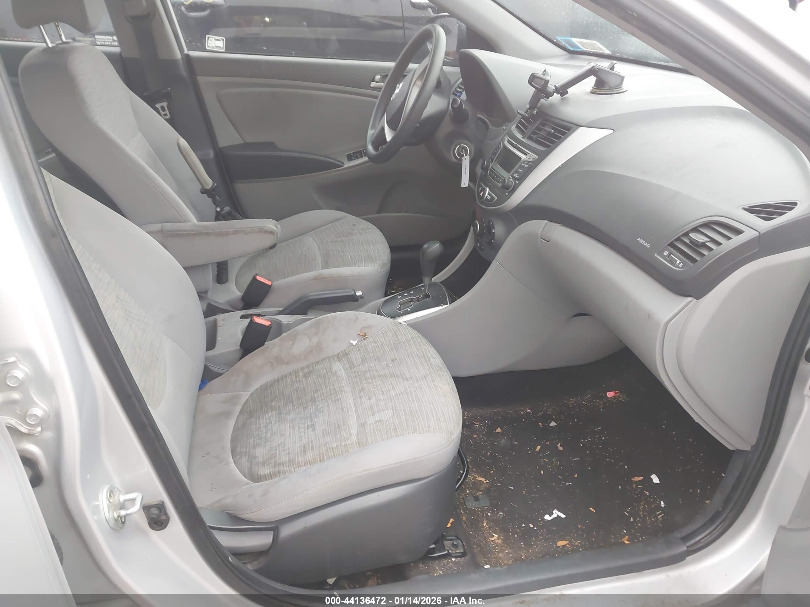 HYUNDAI ACCENT image 5