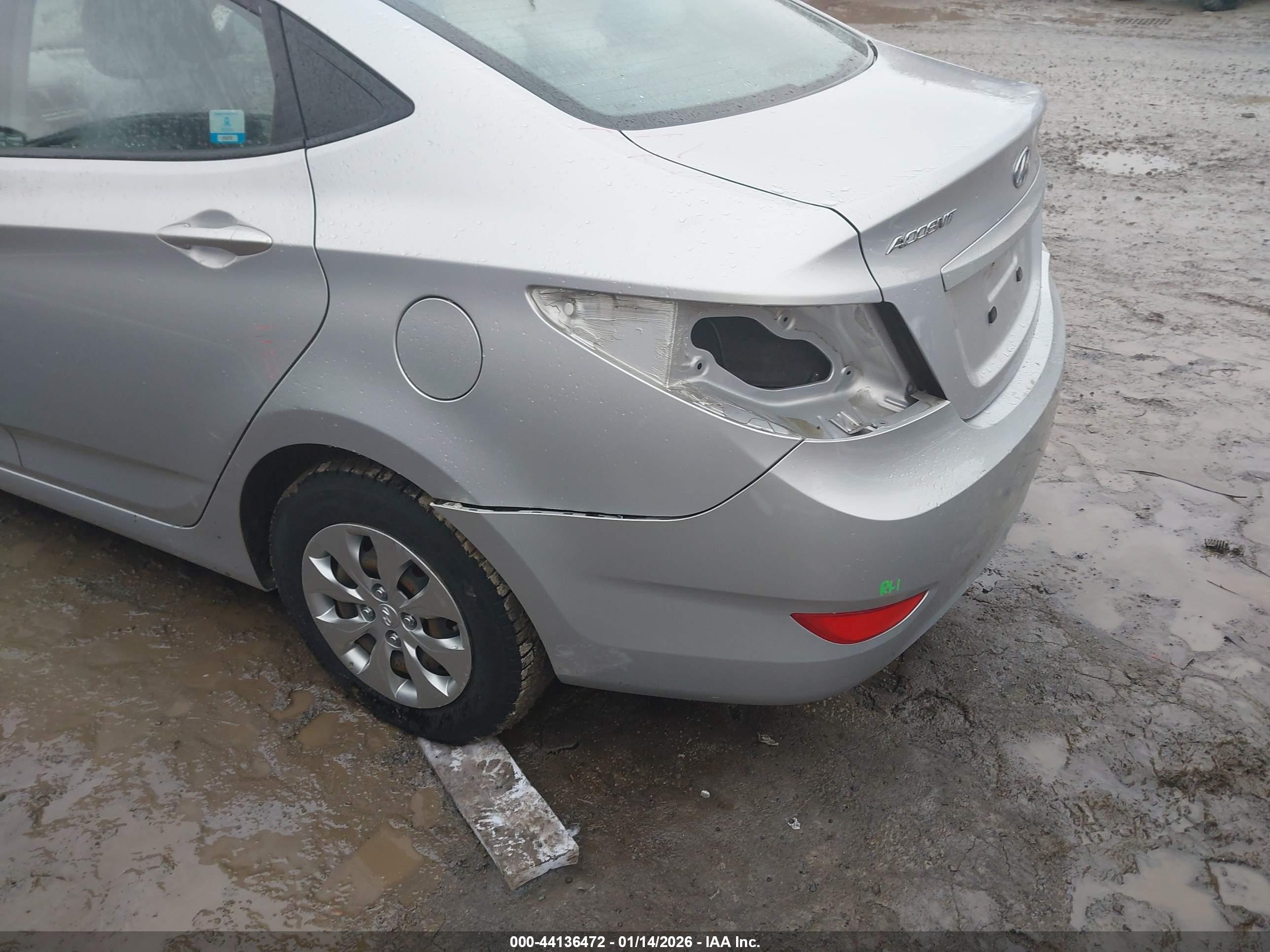 HYUNDAI ACCENT image 6