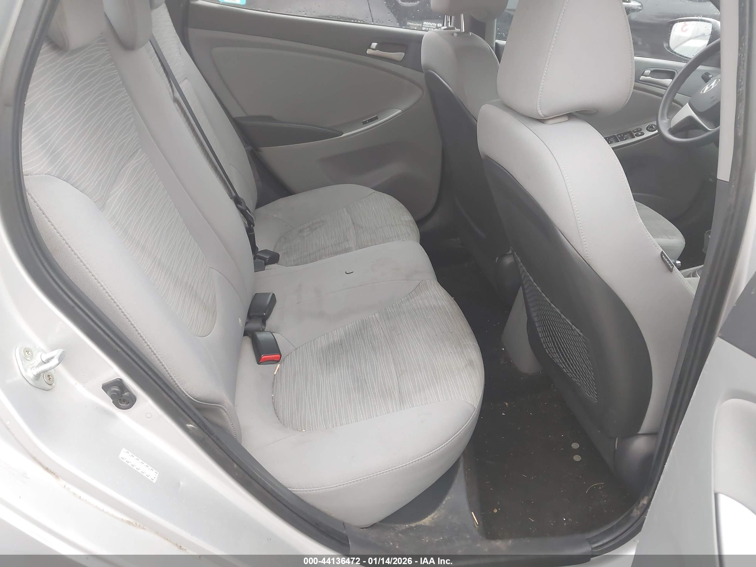 HYUNDAI ACCENT image 8
