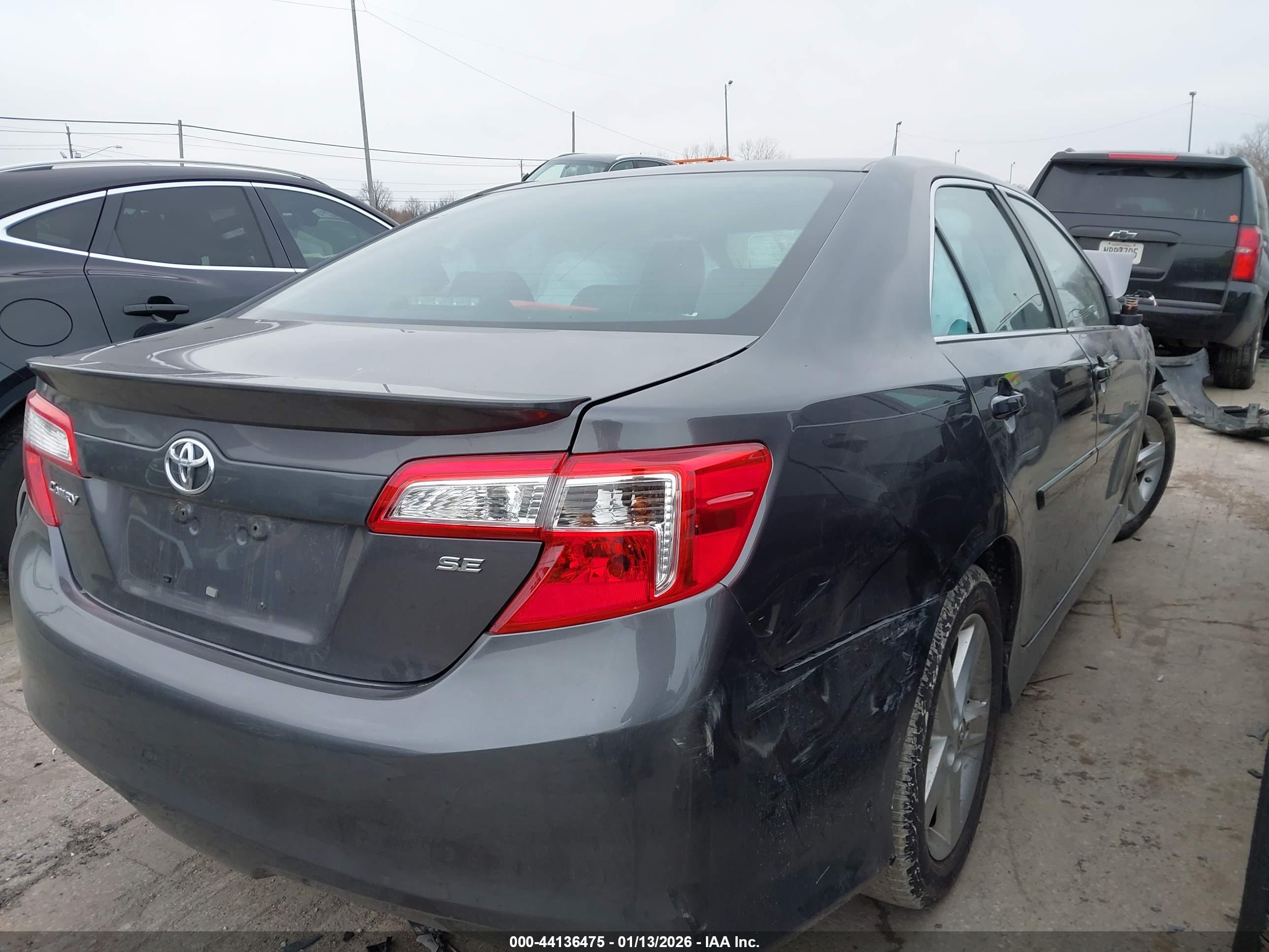 TOYOTA CAMRY image 4