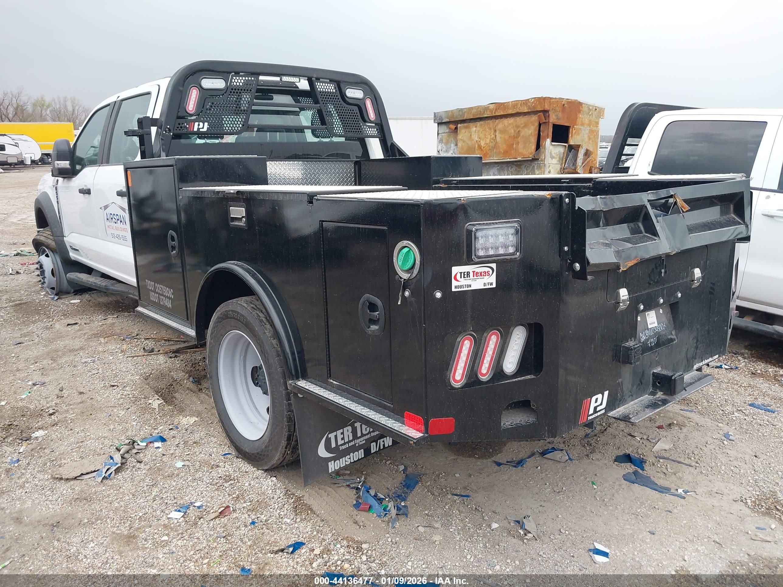 FORD F-550 image 3
