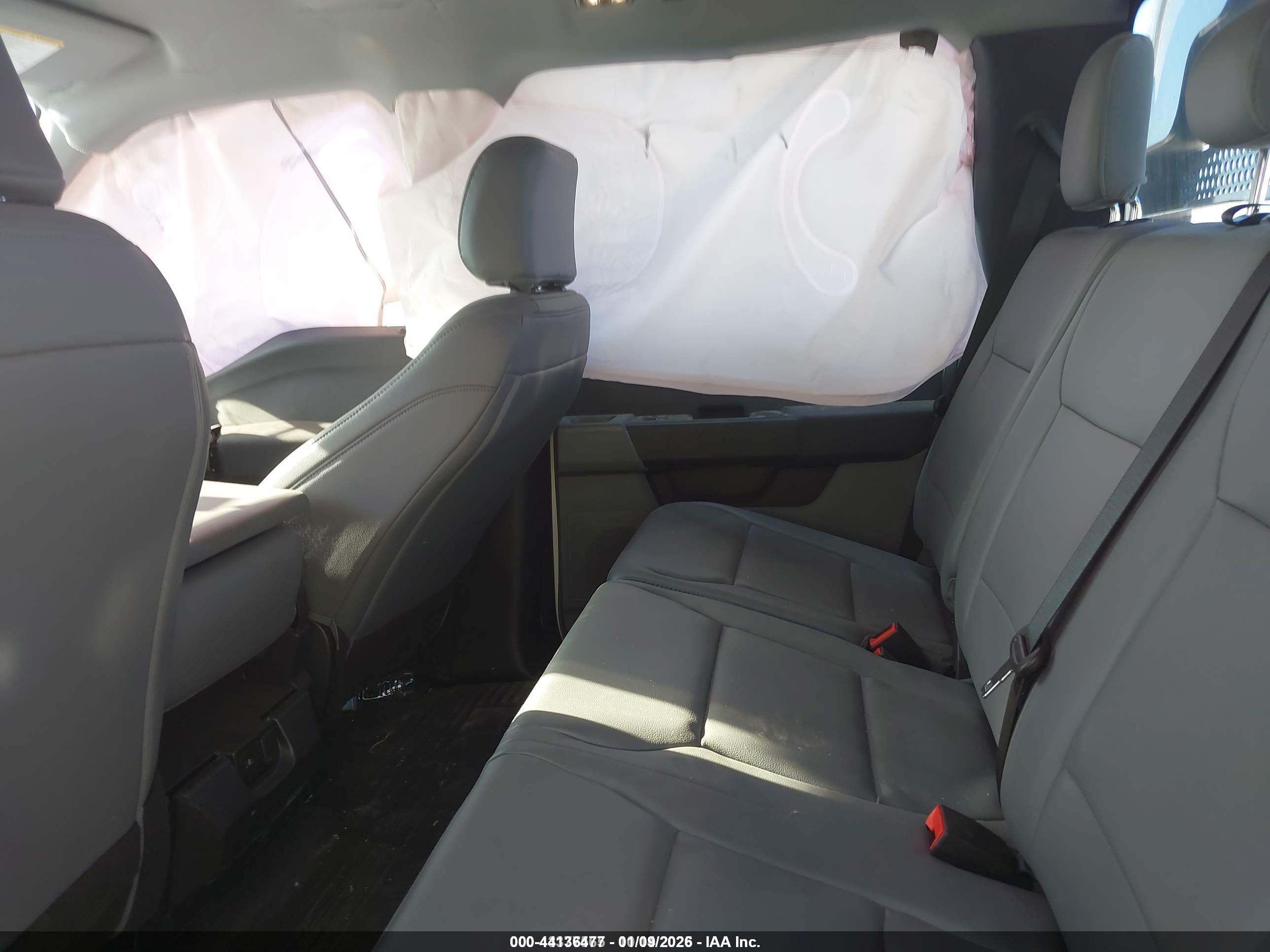 FORD F-550 image 7
