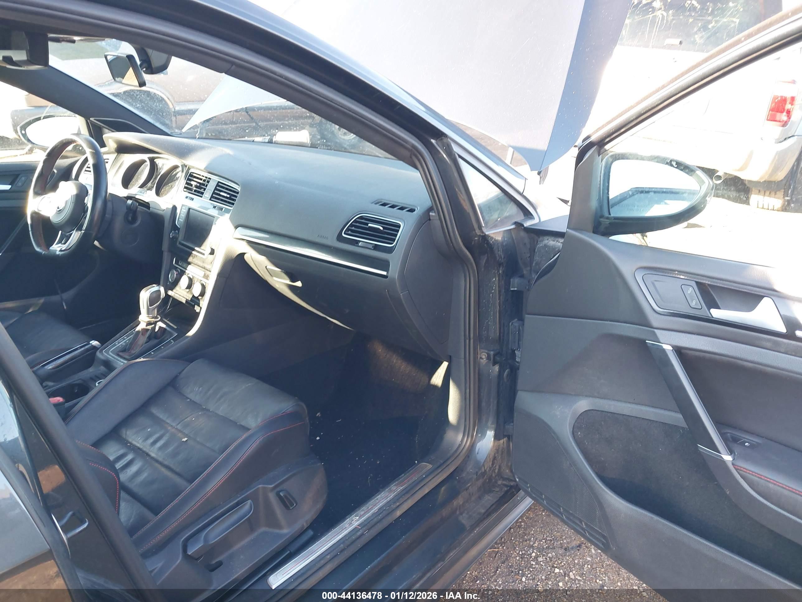 VOLKSWAGEN GOLF image 5