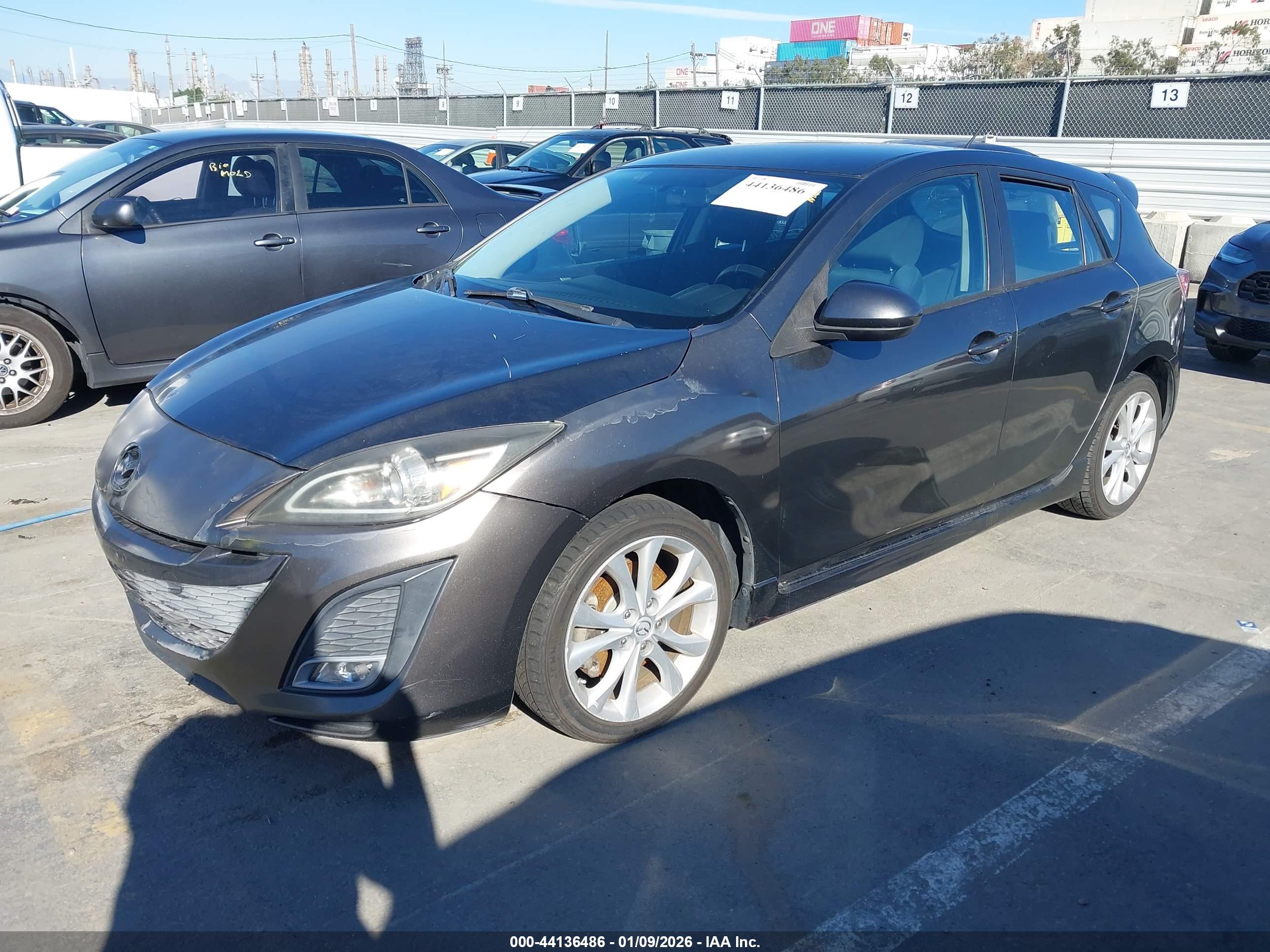 MAZDA MAZDA3 image 2